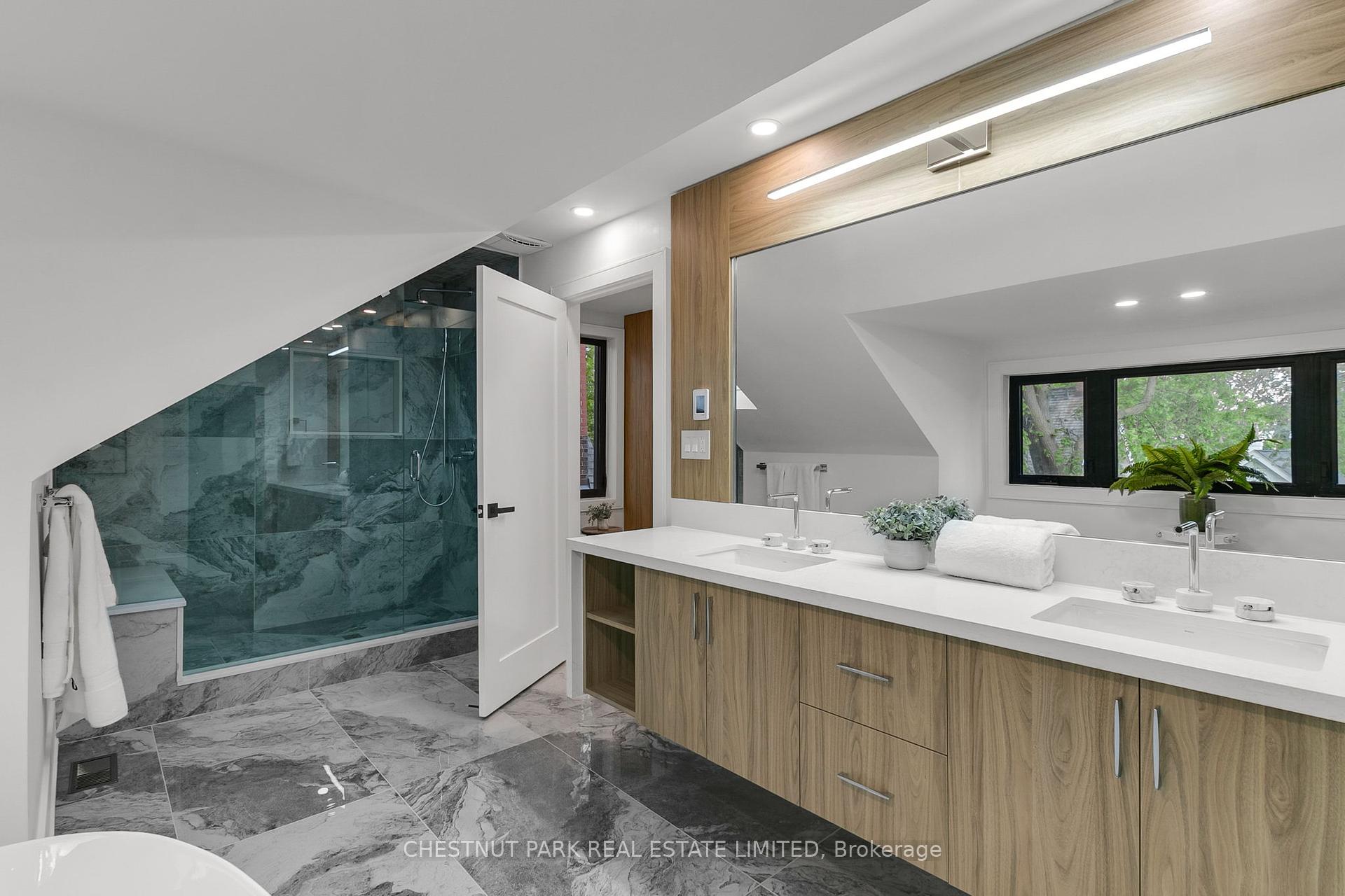 111 Roxborough Drive