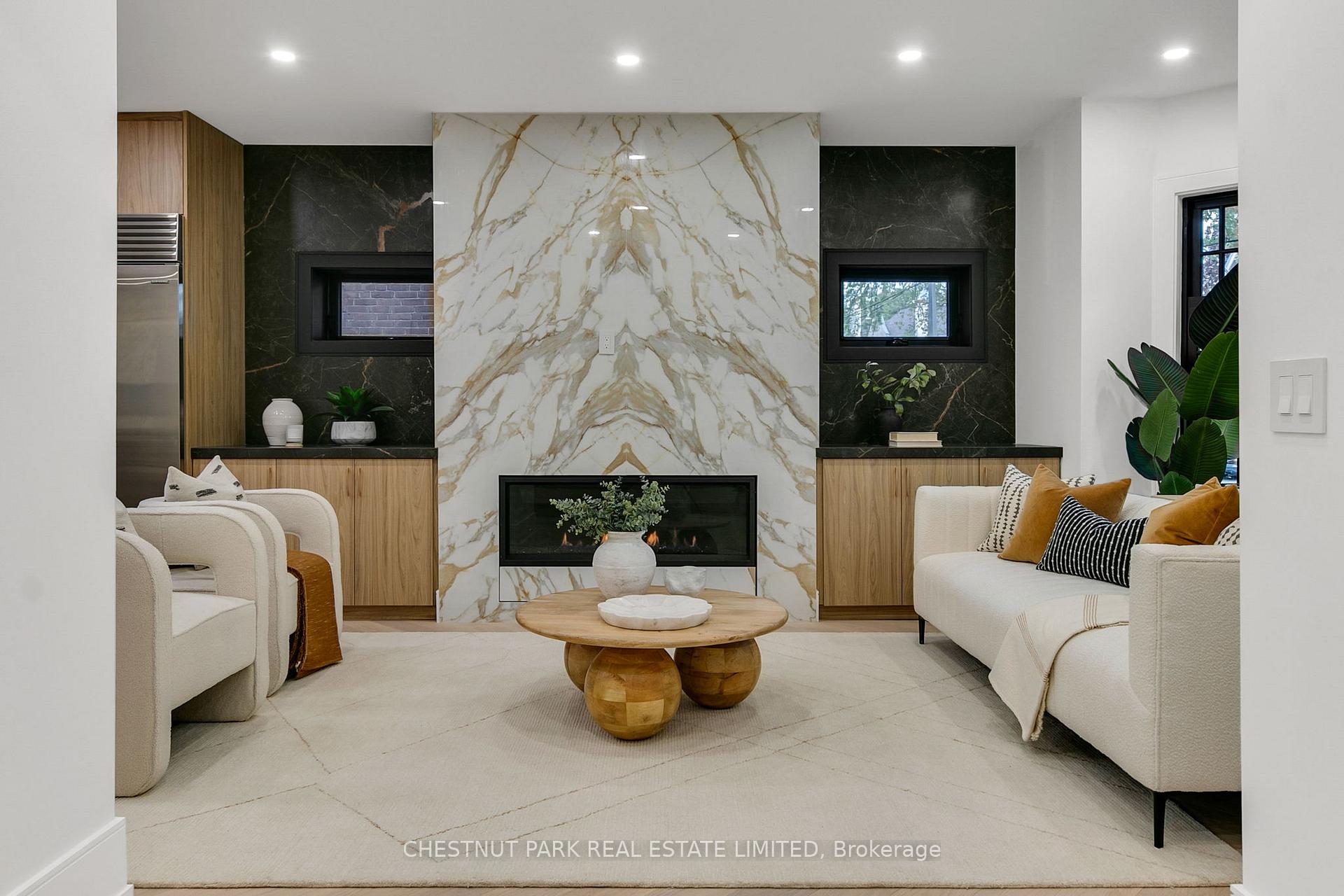 111 Roxborough Drive