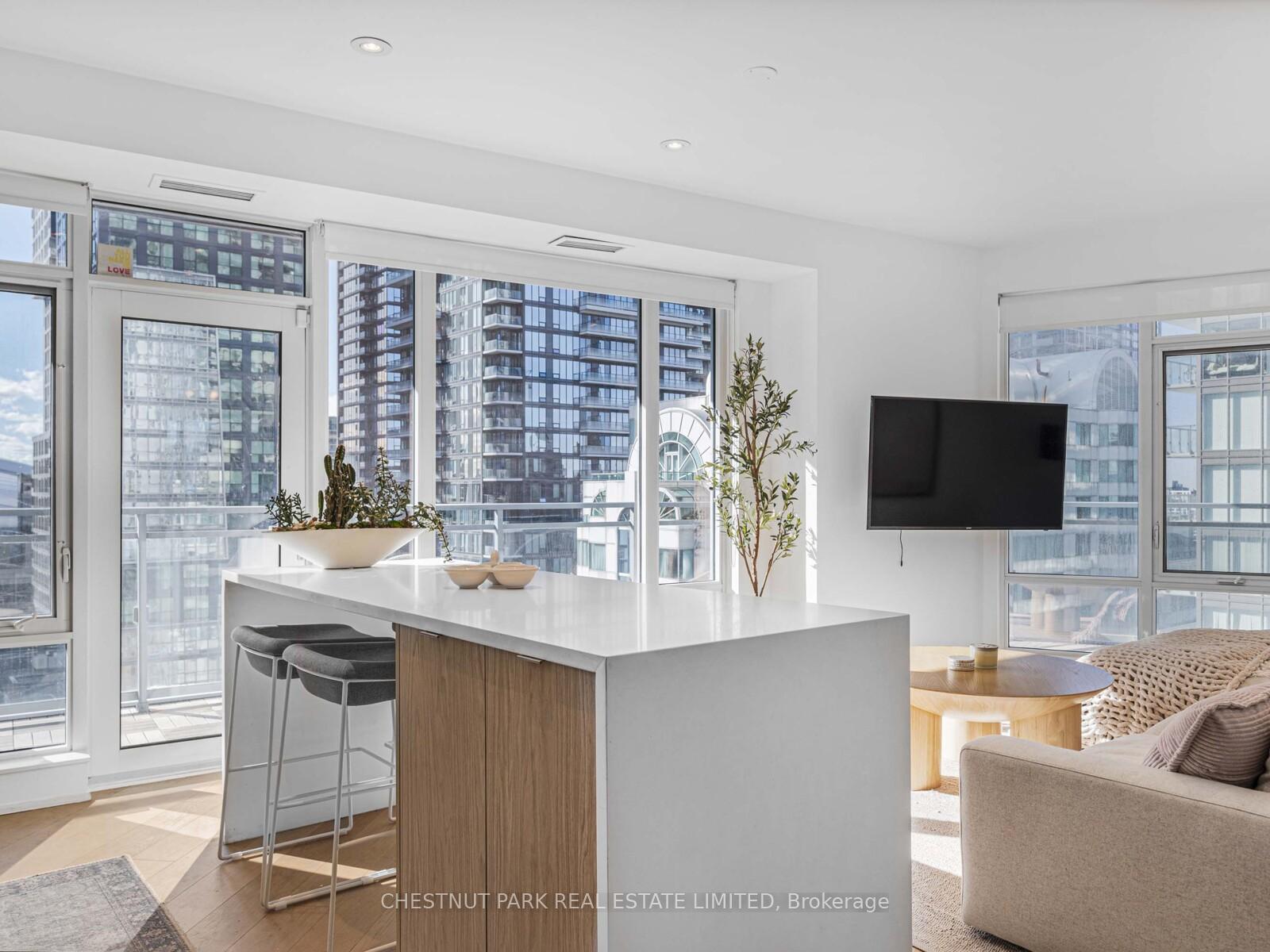 21 Widmer Street 1811, Toronto C01 Unit: 1811