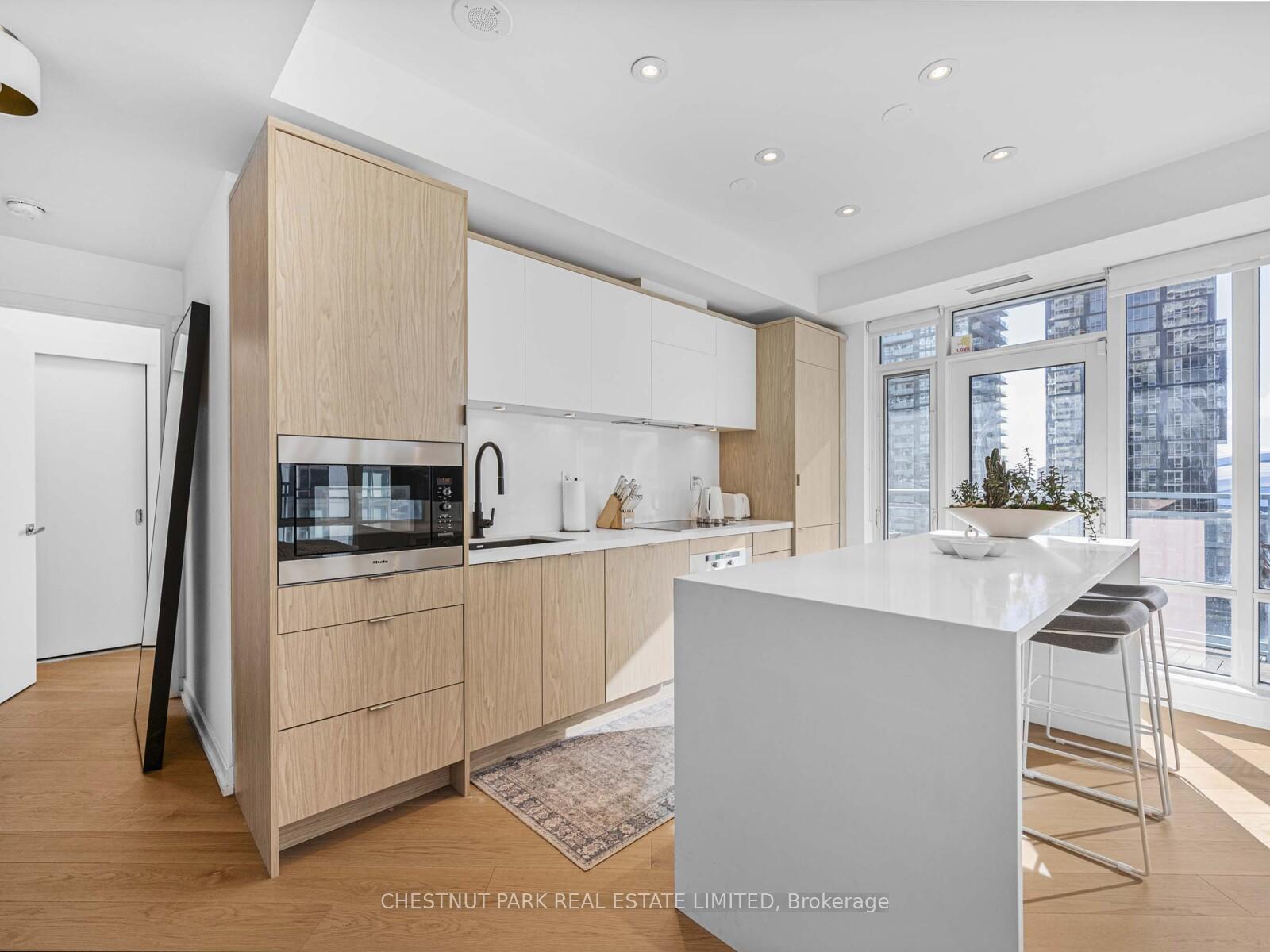 21 Widmer Street 1811, Toronto C01 Unit: 1811