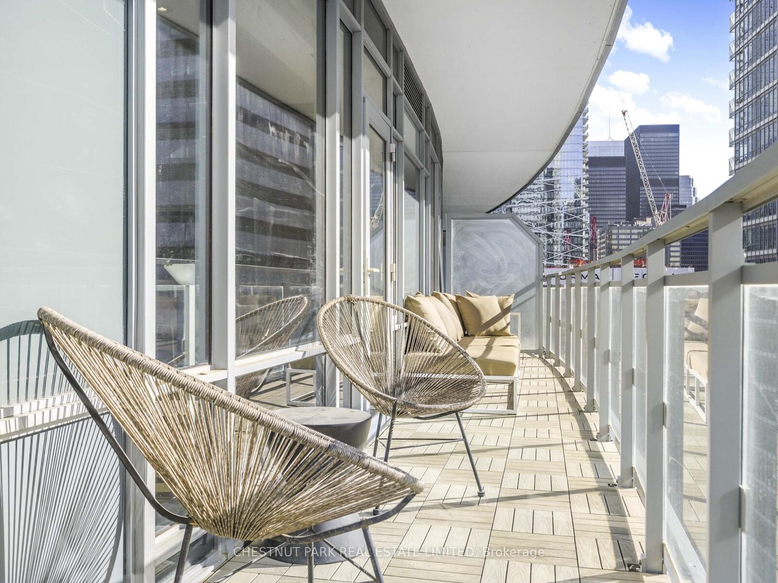 21 Widmer Street 1811, Toronto C01 Unit: 1811