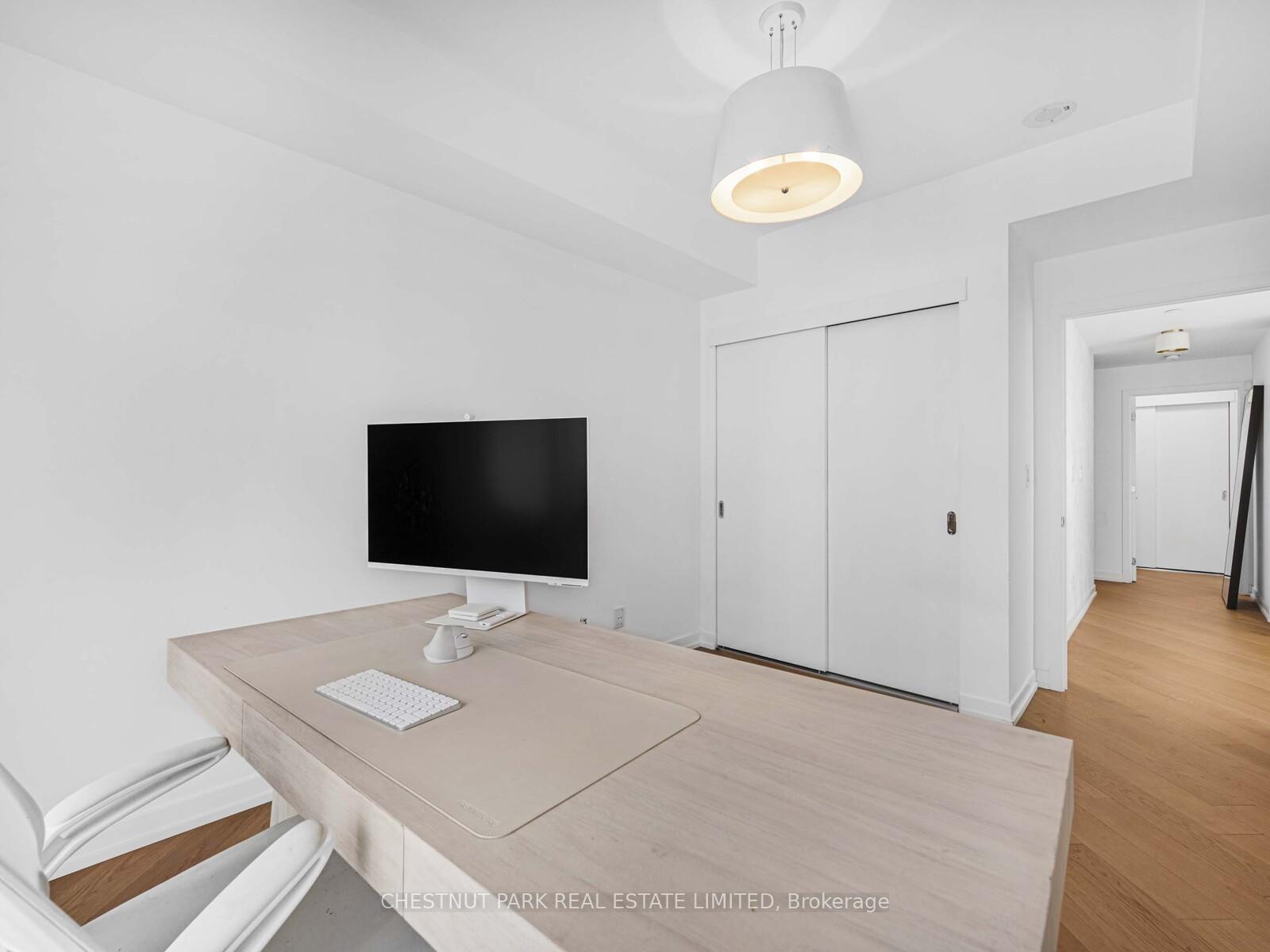 21 Widmer Street 1811, Toronto C01 Unit: 1811