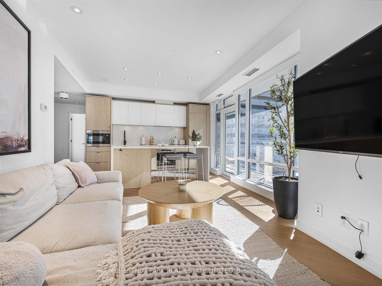 21 Widmer Street 1811, Toronto C01 Unit: 1811