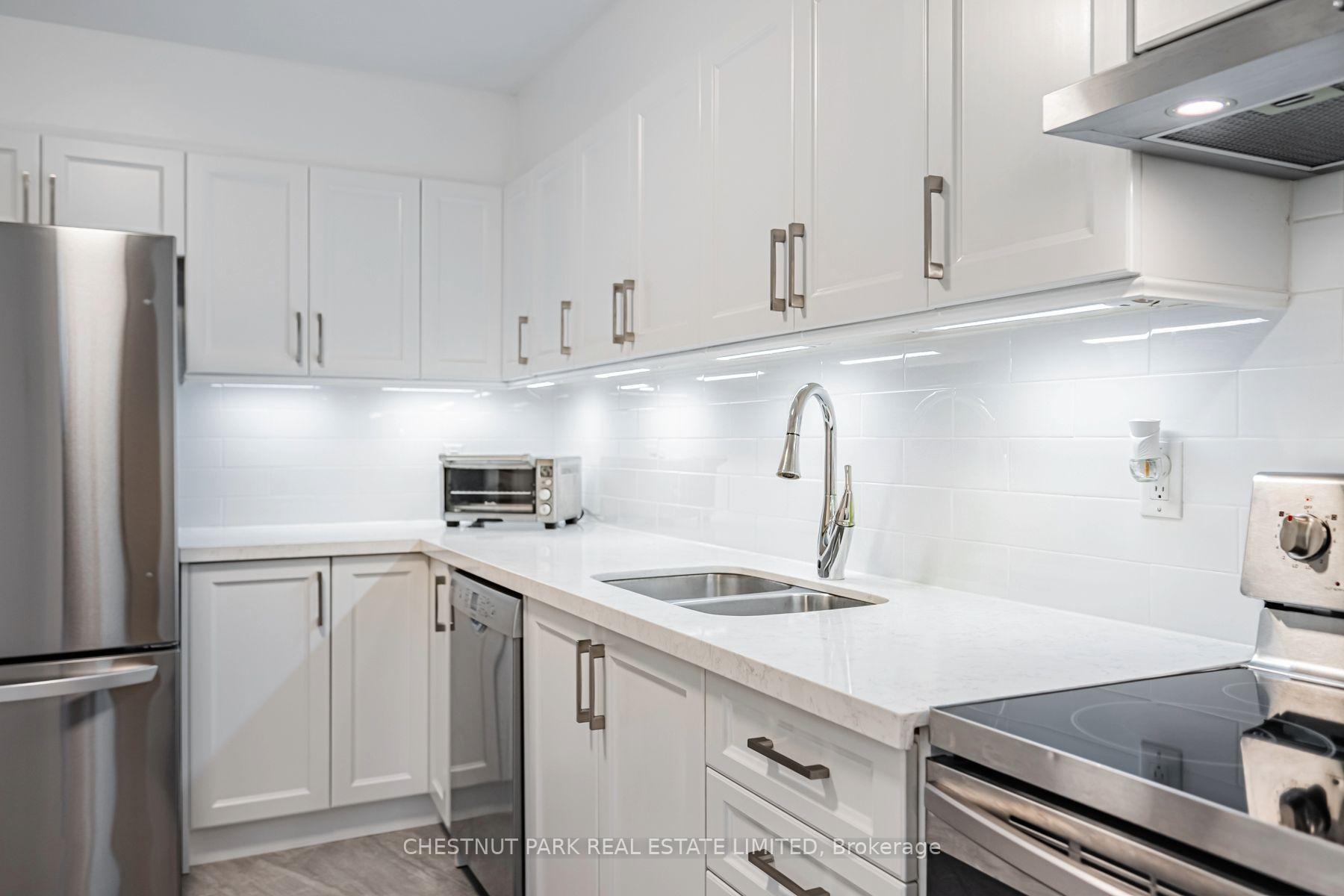 60 Pavane Linkway Unit 206