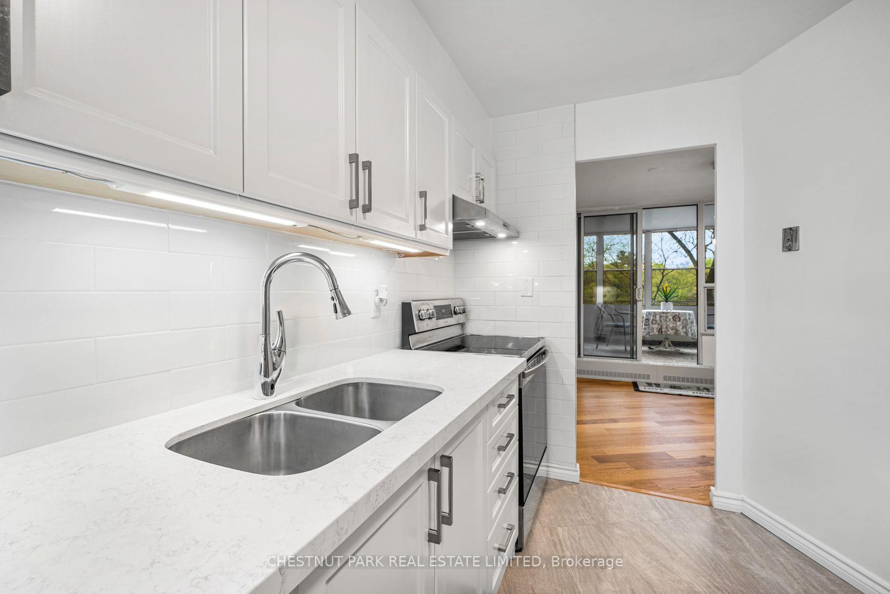 60 Pavane Linkway Unit 206