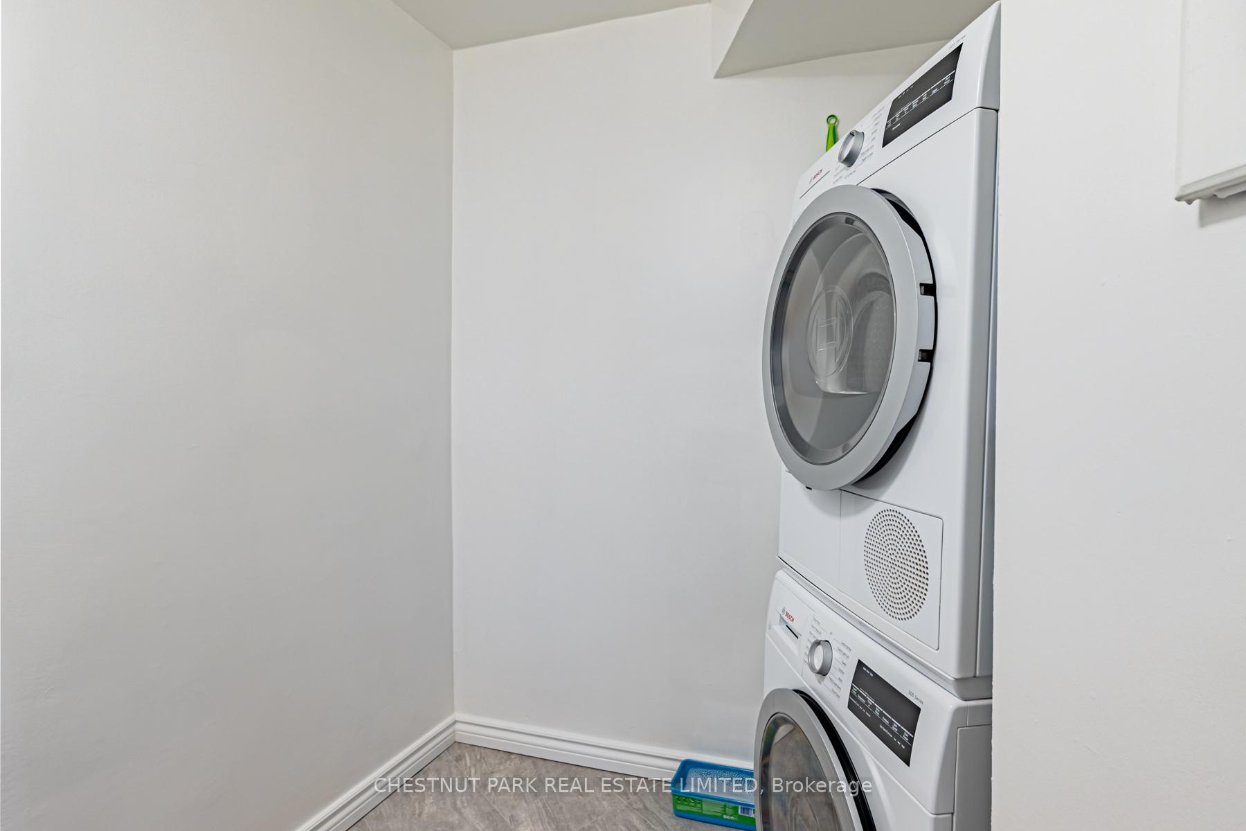 60 Pavane Linkway Unit 206