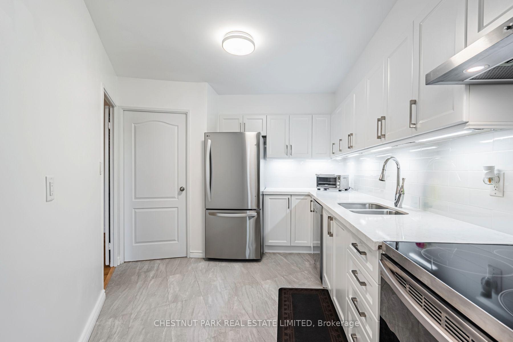 60 Pavane Linkway Unit 206