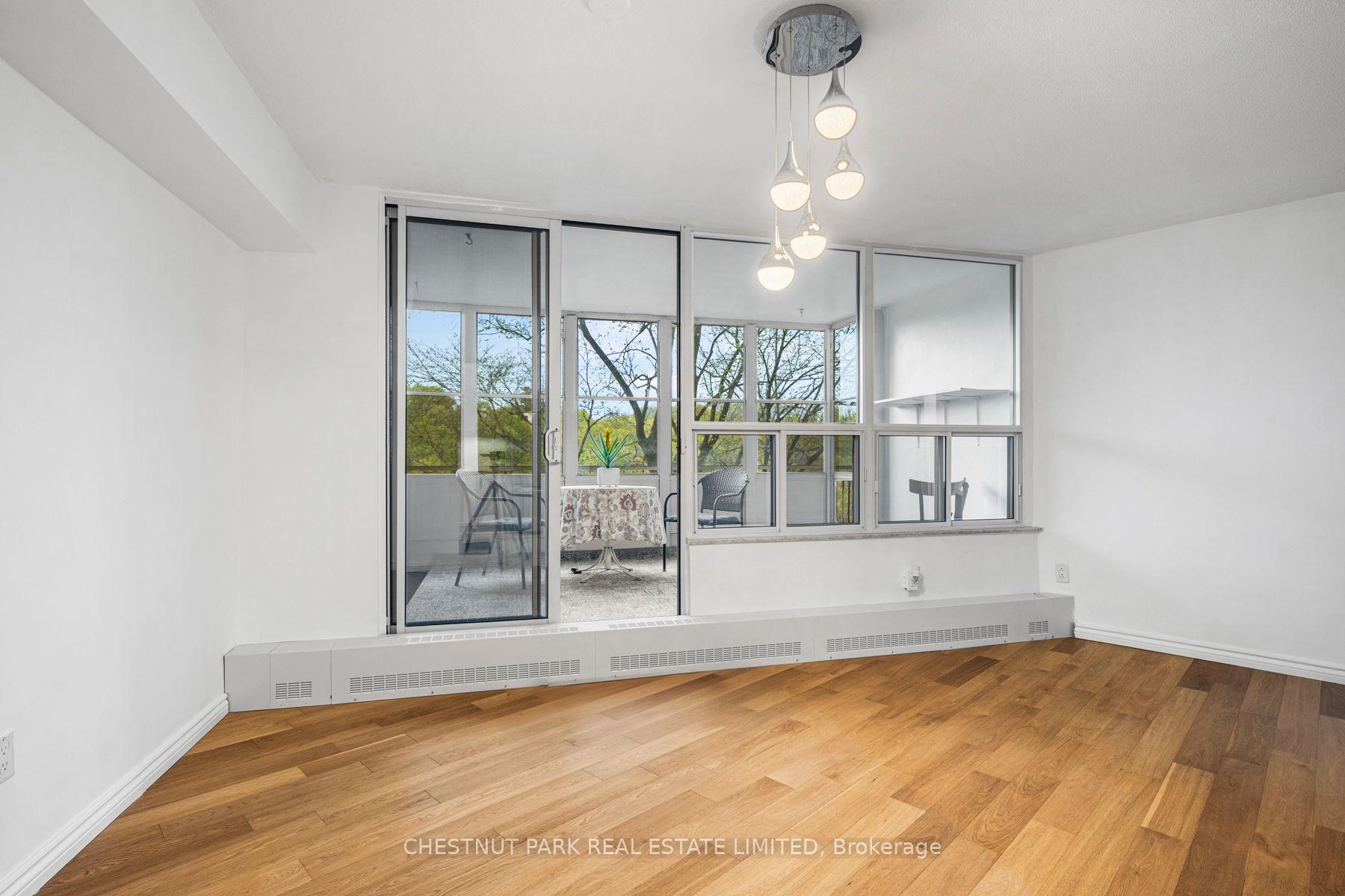 60 Pavane Linkway Unit 206