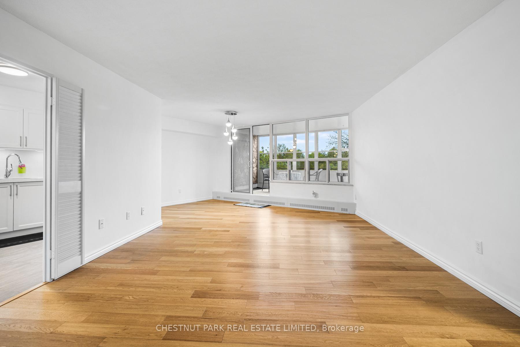 60 Pavane Linkway Unit 206