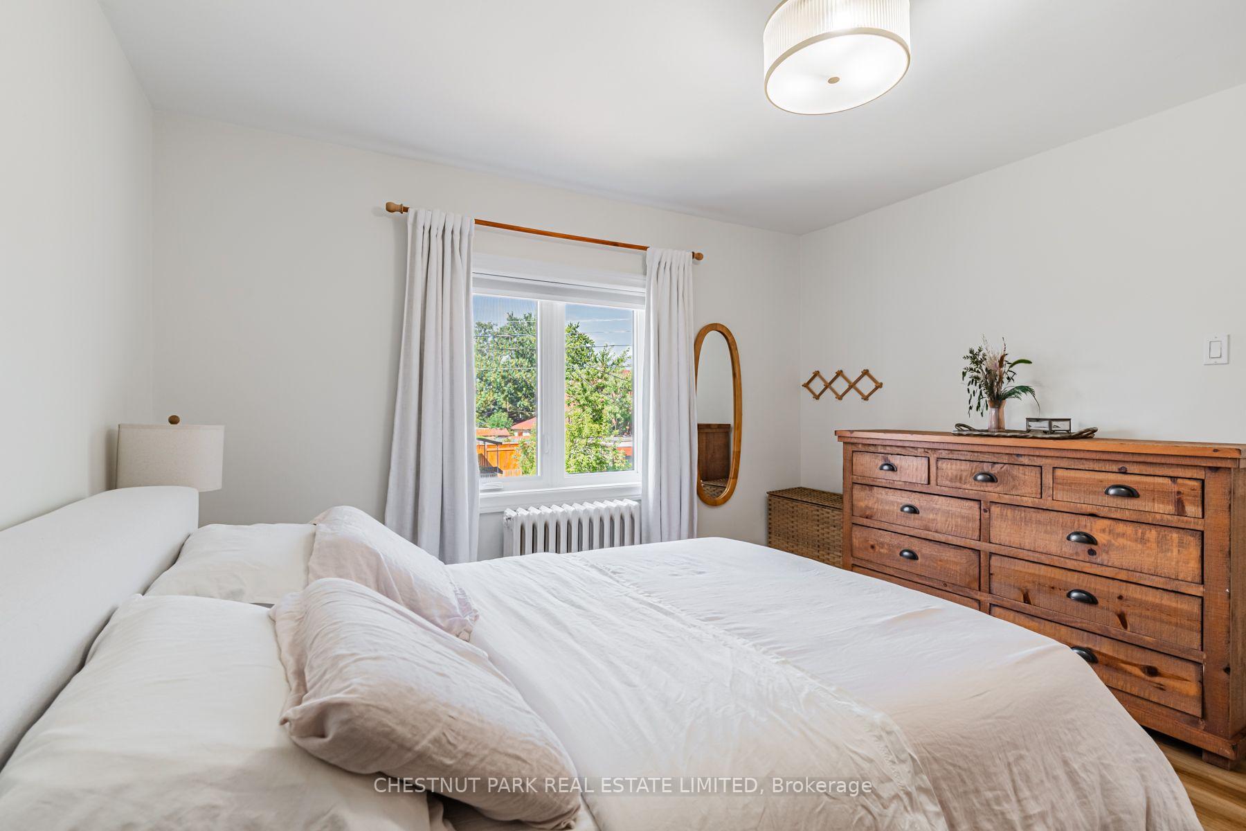 465 Oakwood Avenue, Toronto