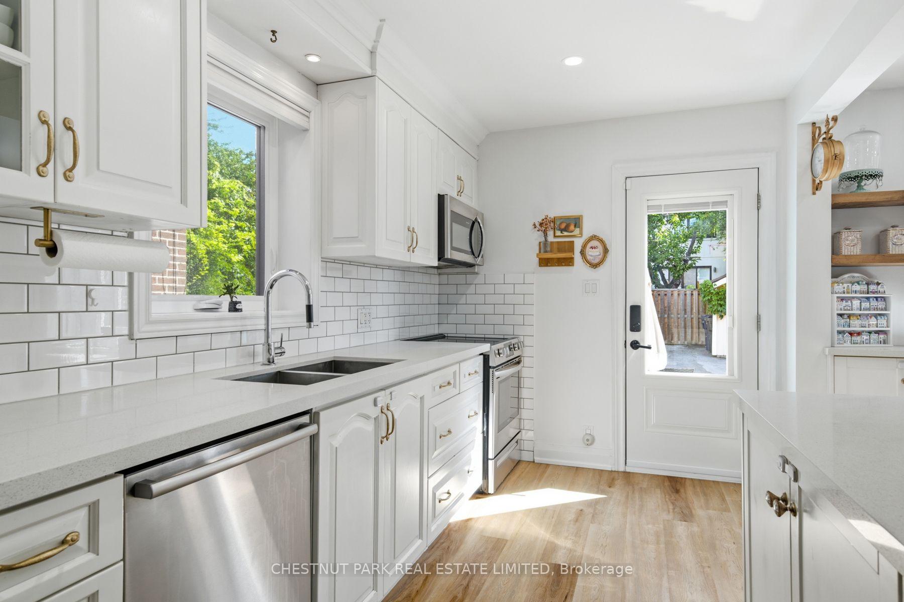 465 Oakwood Avenue, Toronto