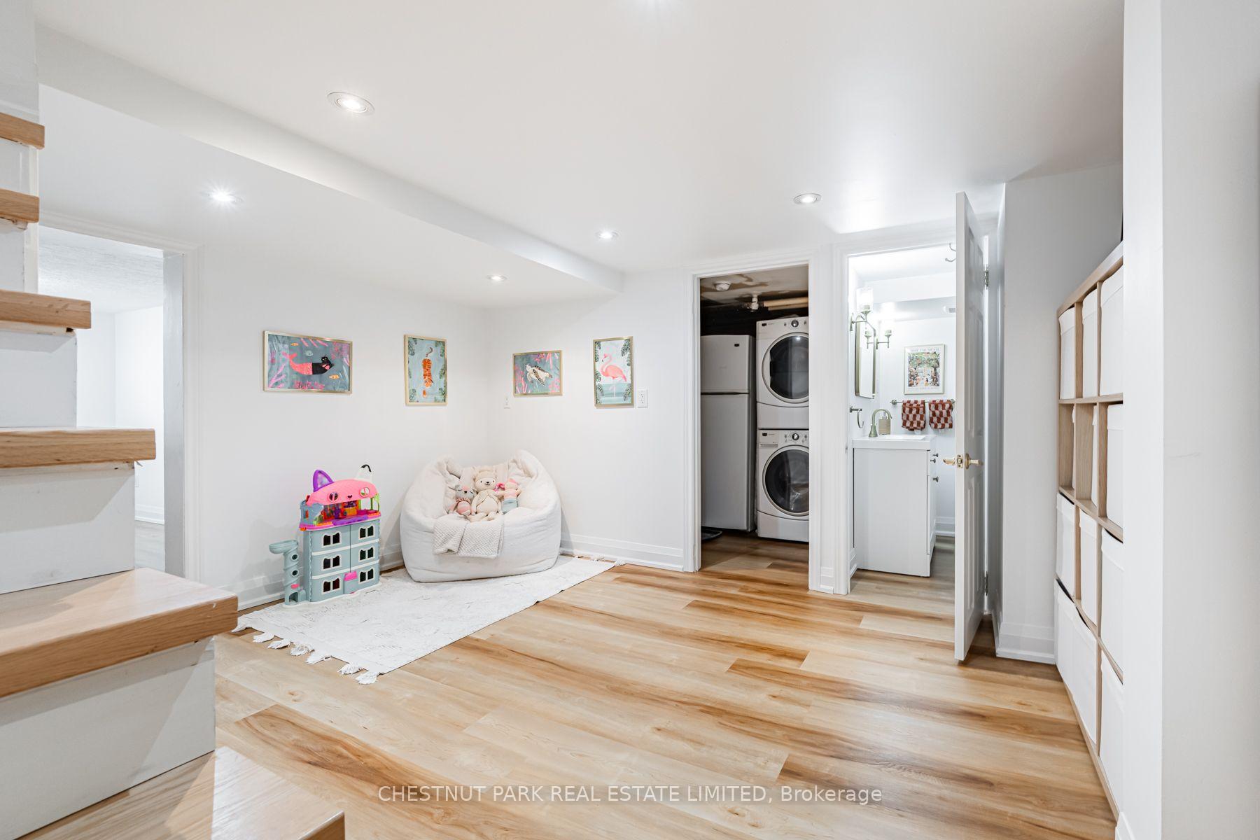 465 Oakwood Avenue, Toronto