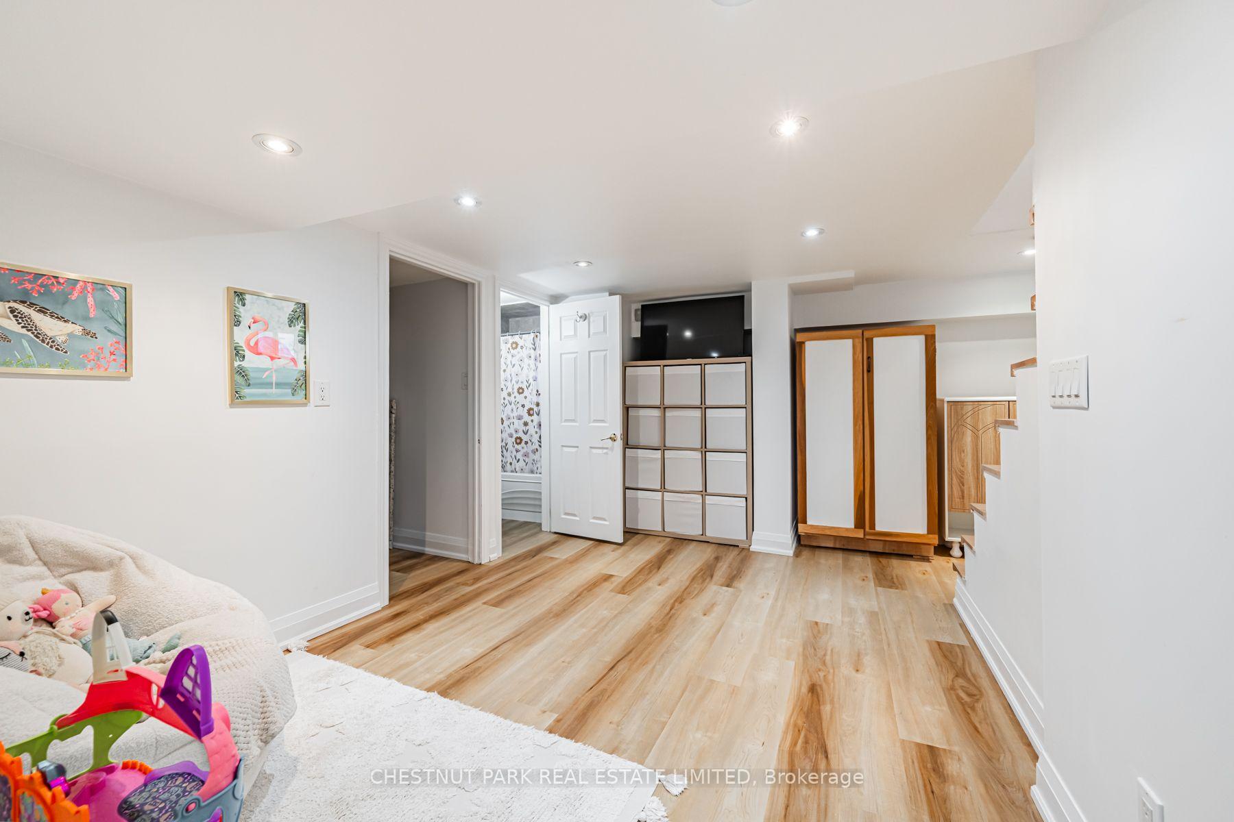 465 Oakwood Avenue, Toronto