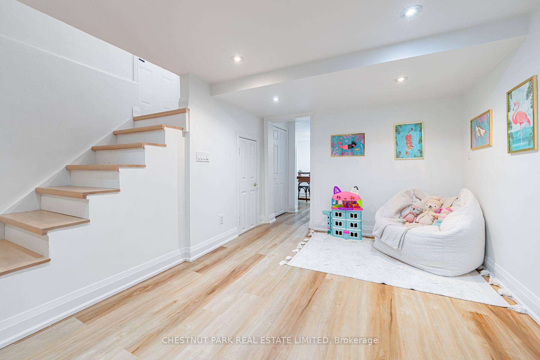 465 Oakwood Avenue, Toronto