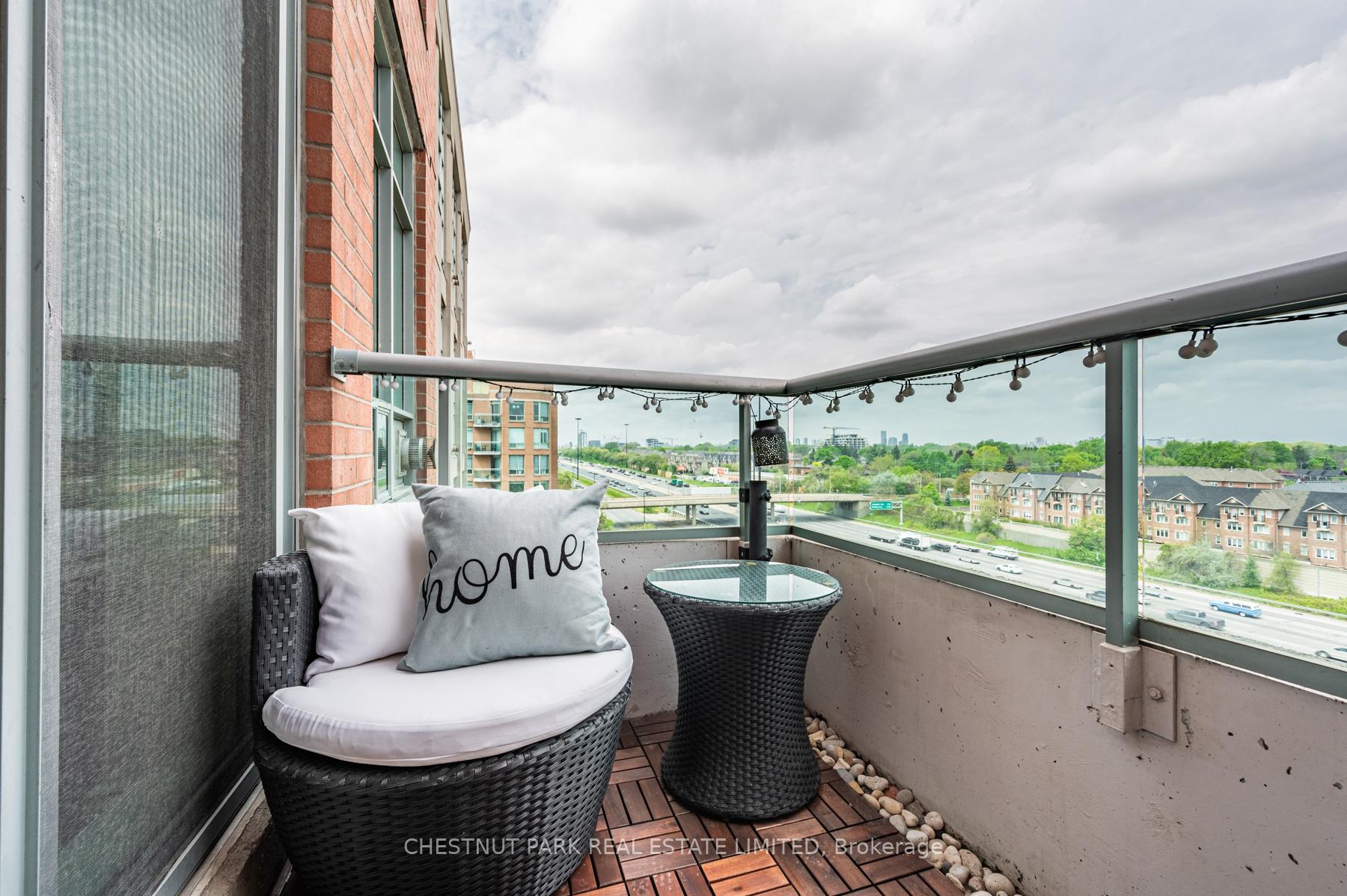 200 Manitoba Street 525