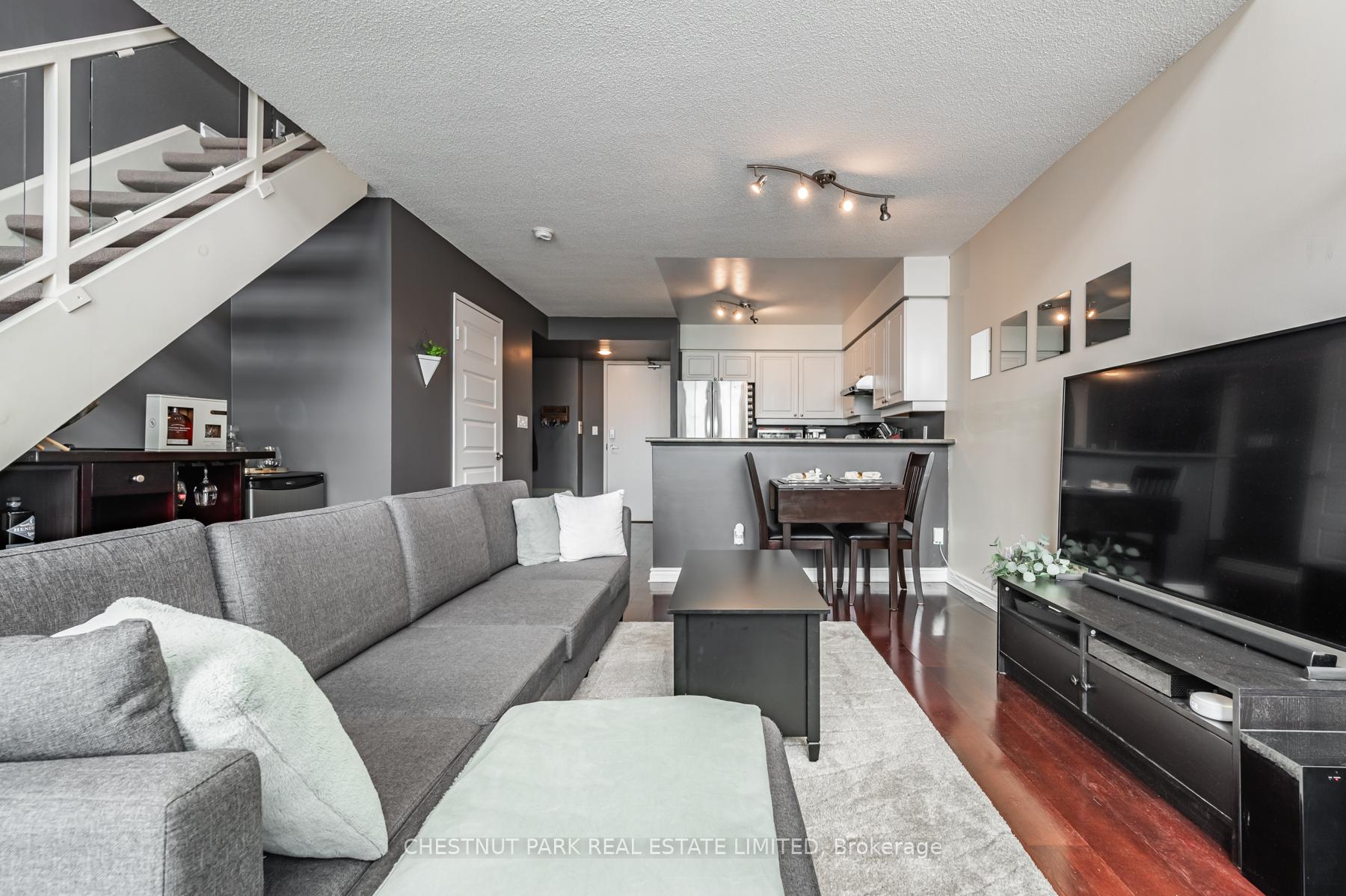 200 Manitoba Street 525