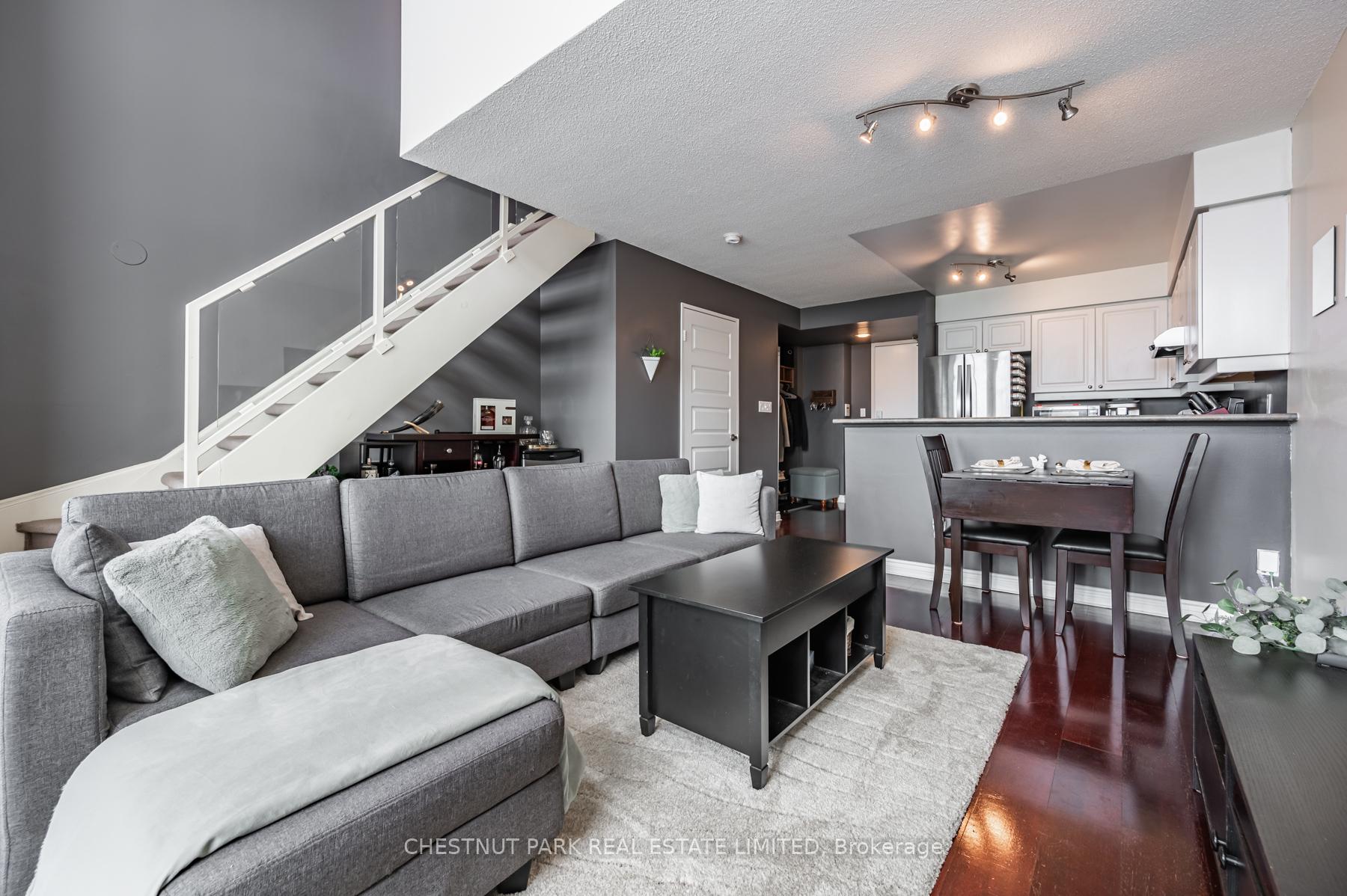 200 Manitoba Street 525