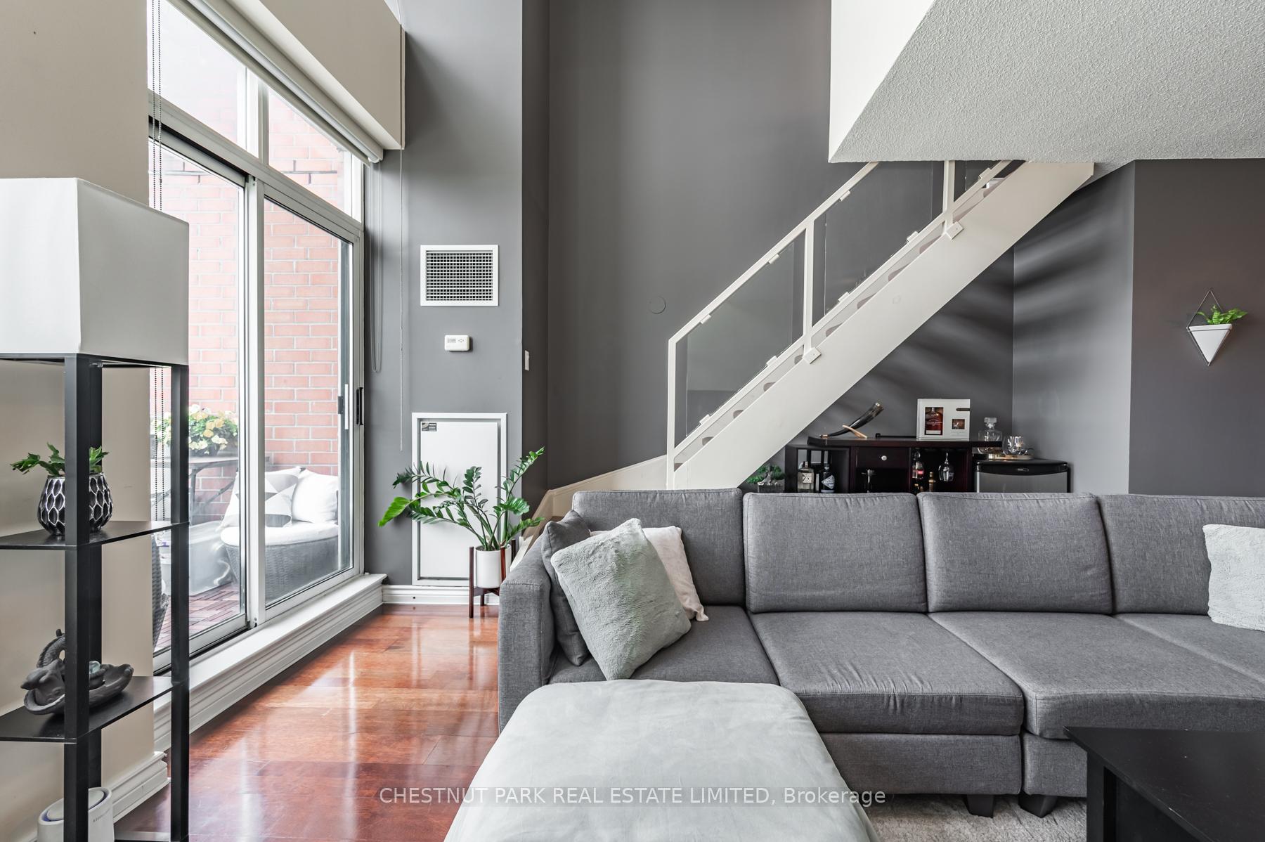 200 Manitoba Street 525