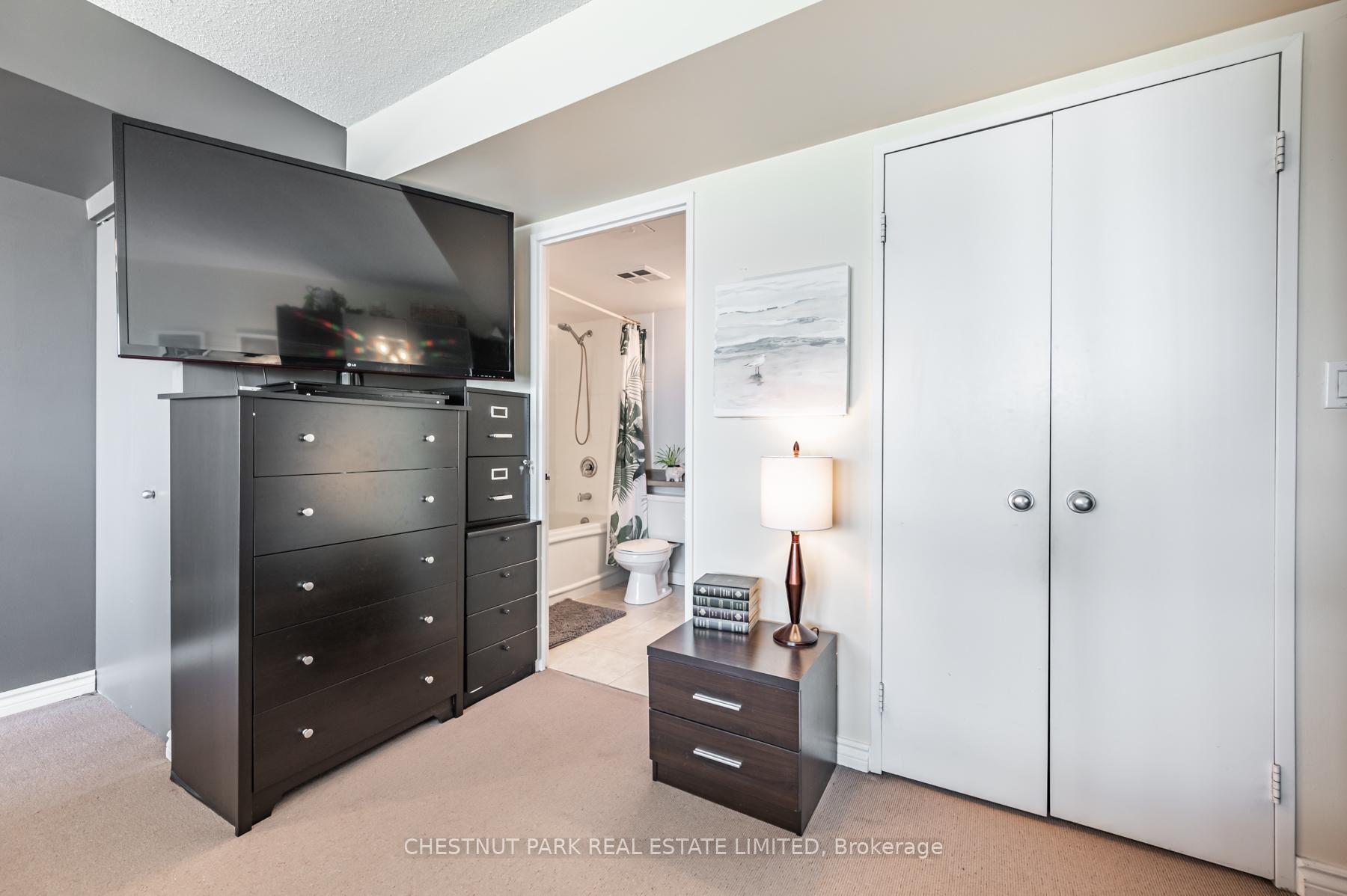 200 Manitoba Street 525