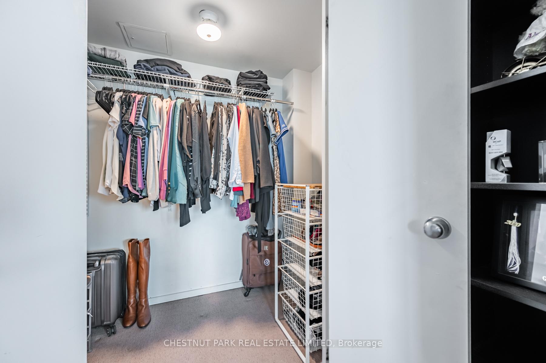 200 Manitoba Street 525