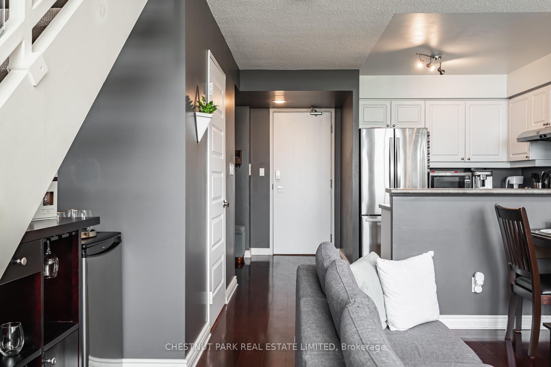 200 Manitoba Street 525