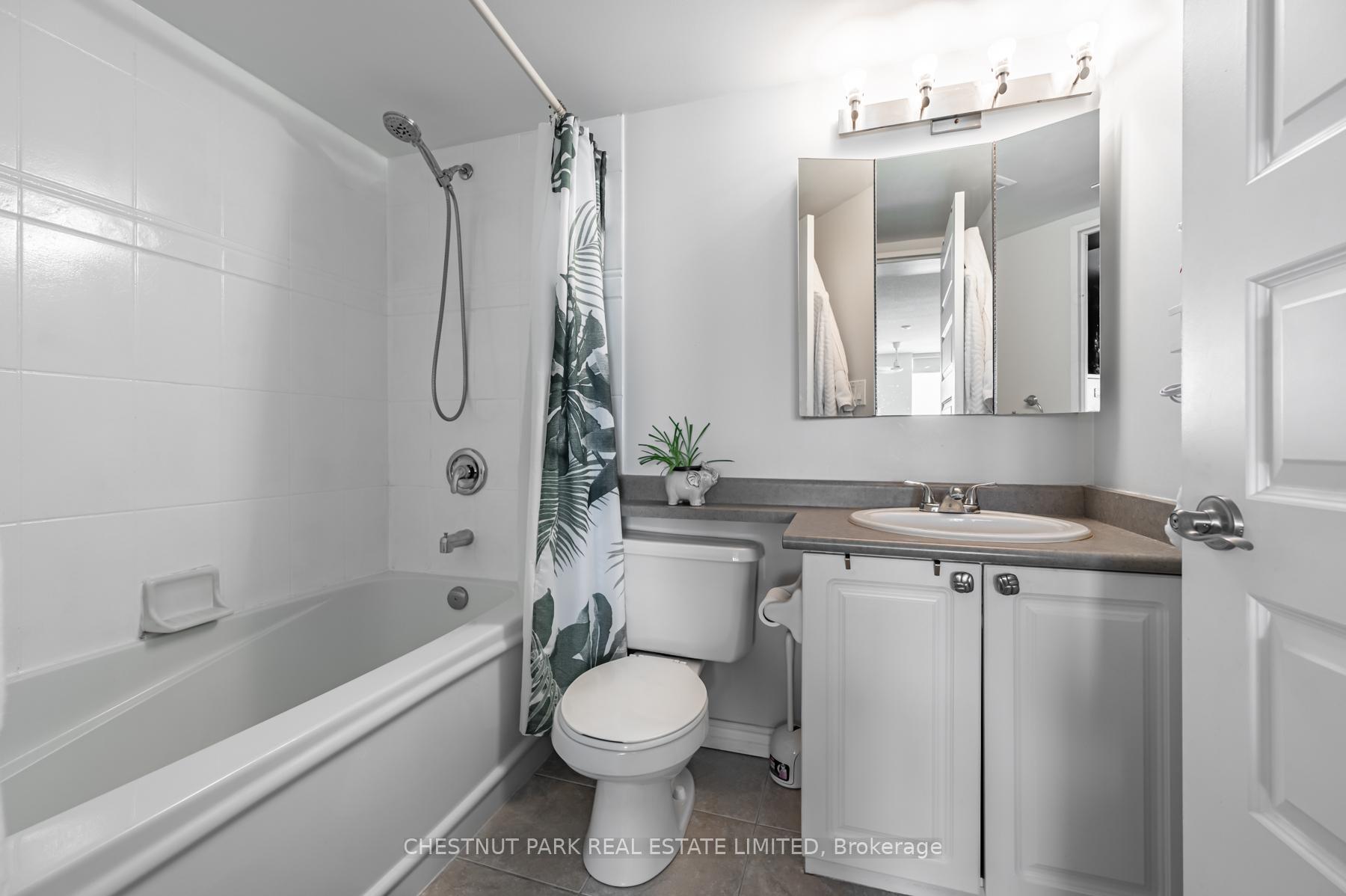 200 Manitoba Street 525