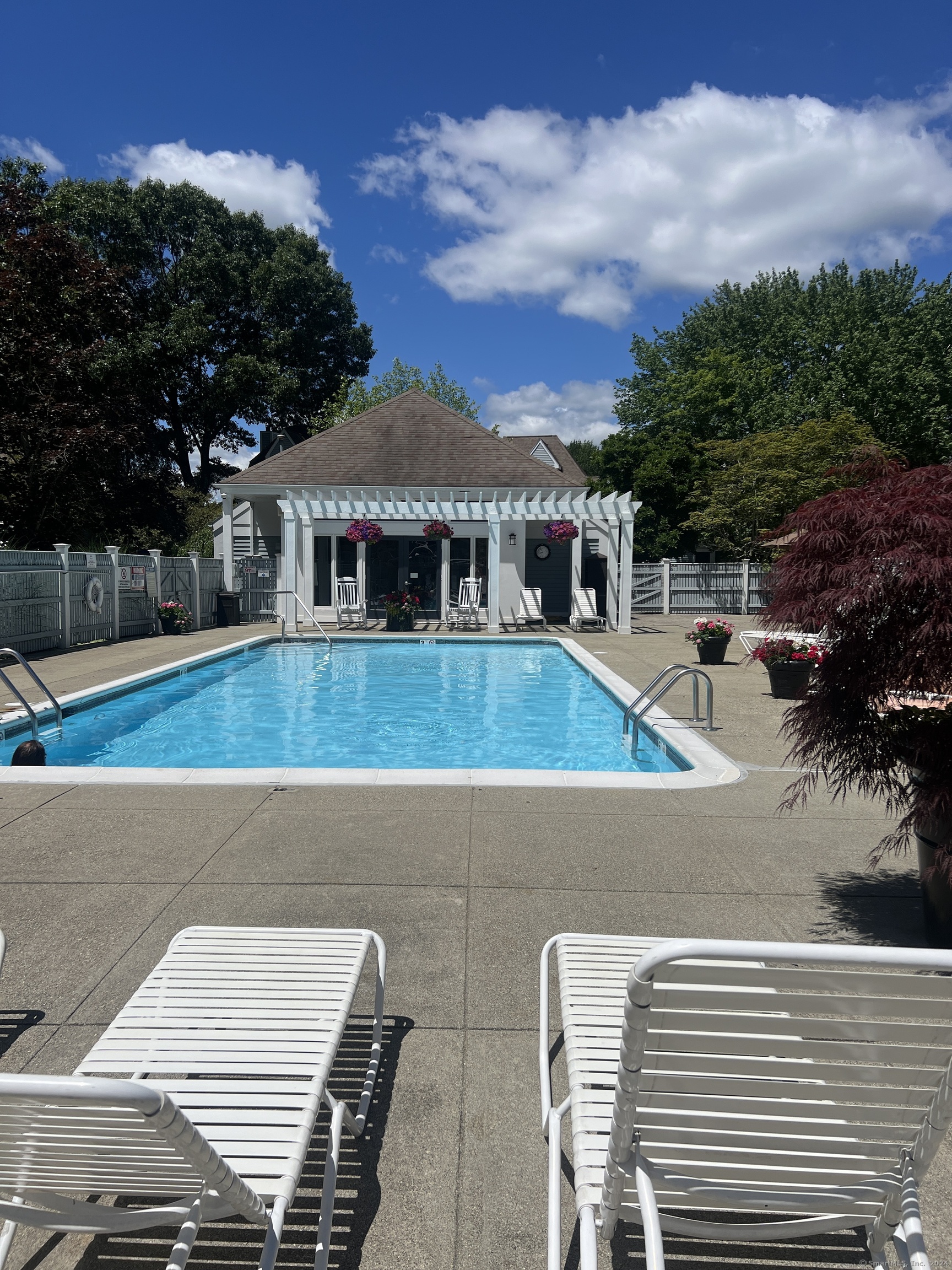 1113 Old Pond Lane 1113