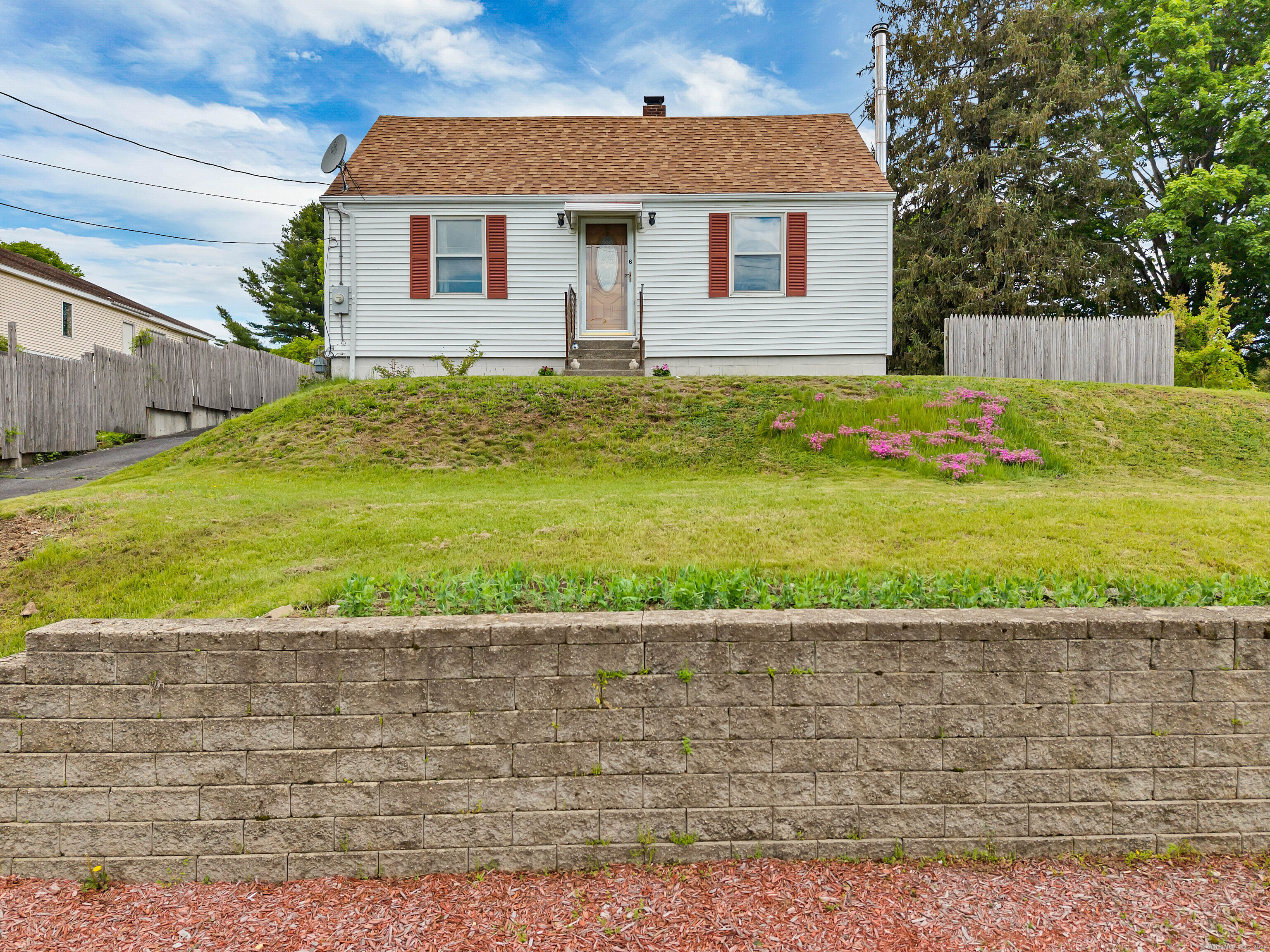 6 Lois Street