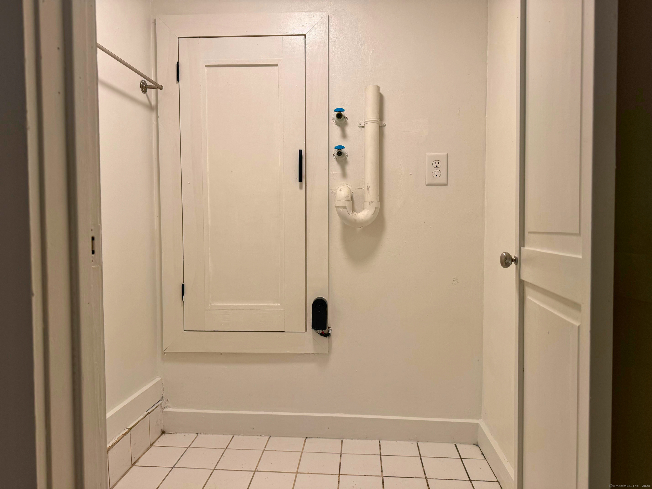 10 Tiffany Street B