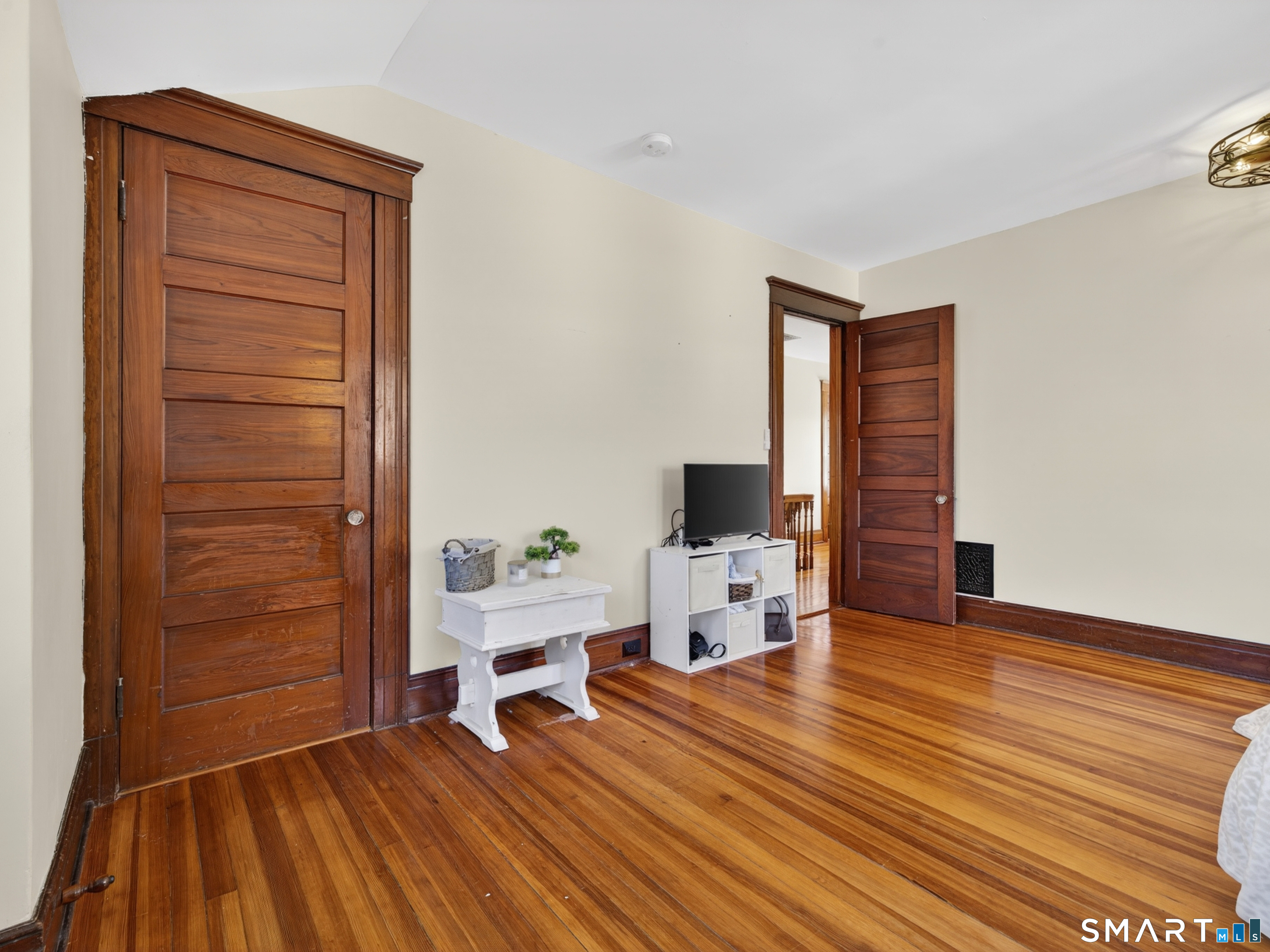 115 West Thames Street