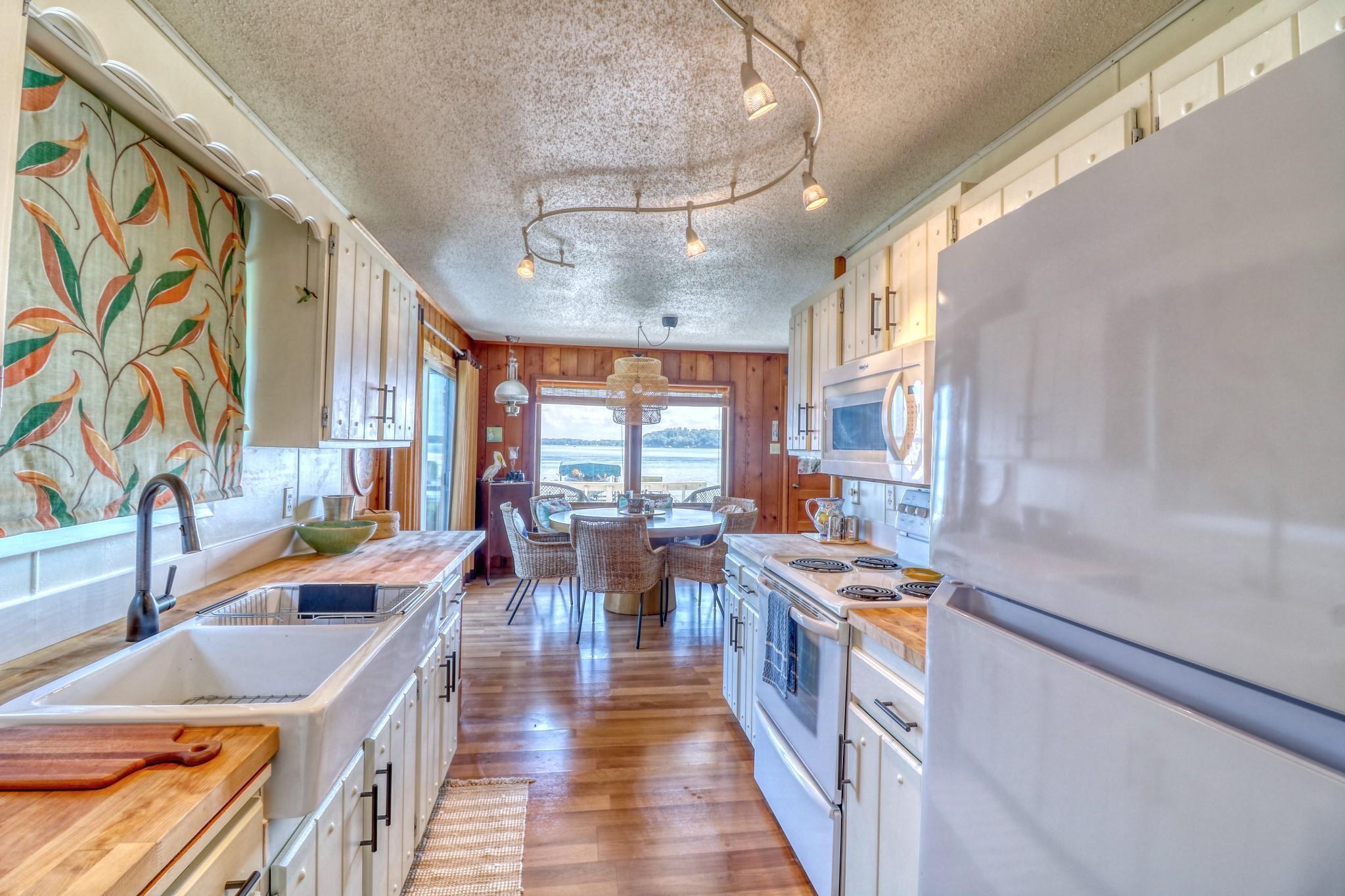 51256 County Highway 9