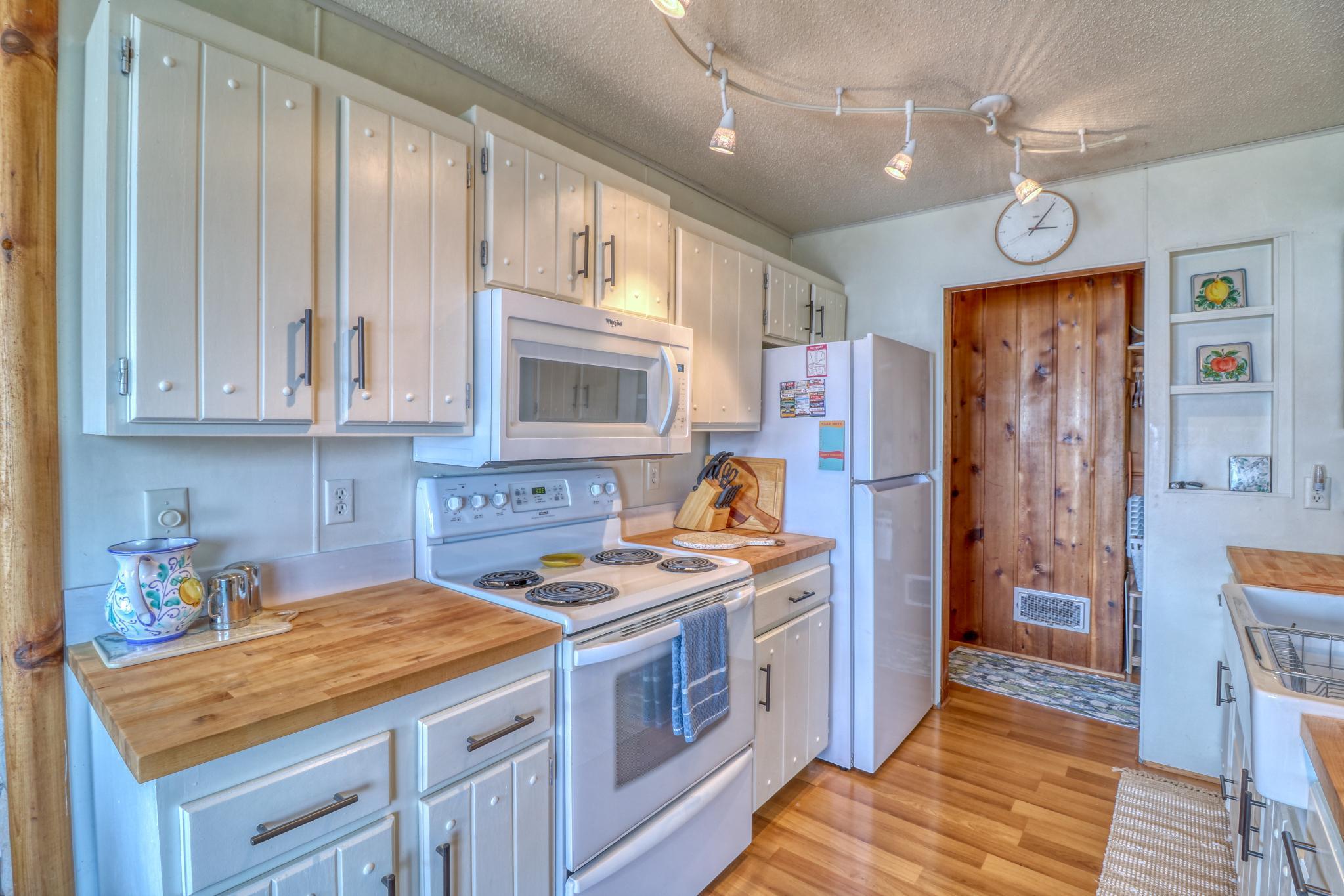 51256 County Highway 9