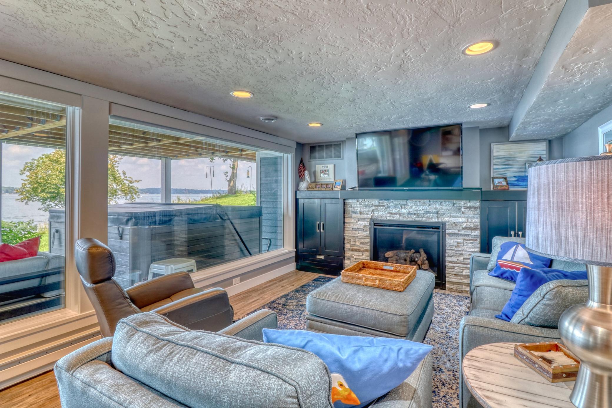 22623 Knollwood Lane