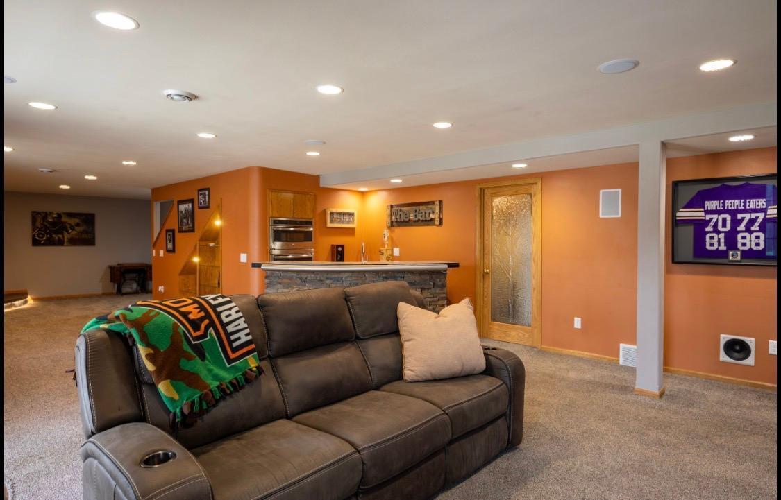 2317 Hillcrest Lane