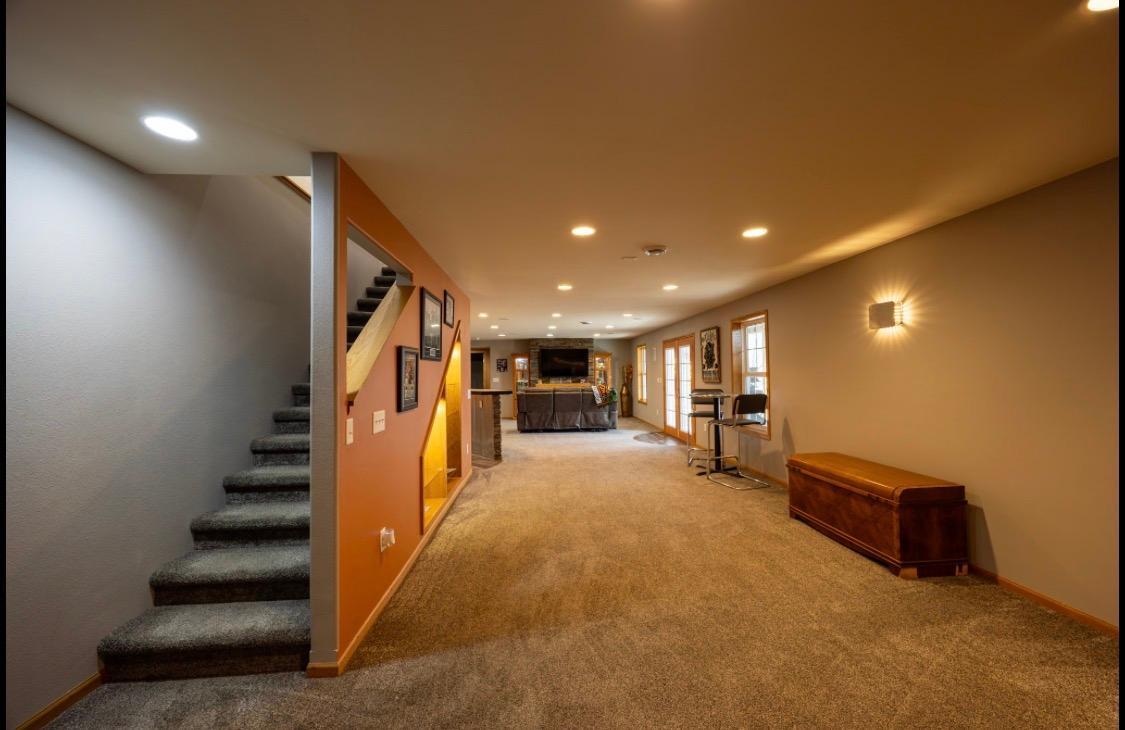 2317 Hillcrest Lane