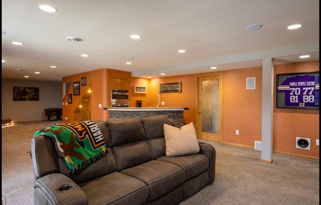 2317 Hillcrest Lane
