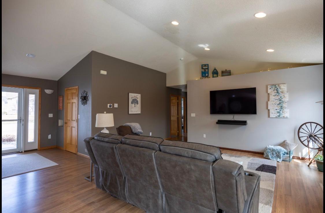 2317 Hillcrest Lane