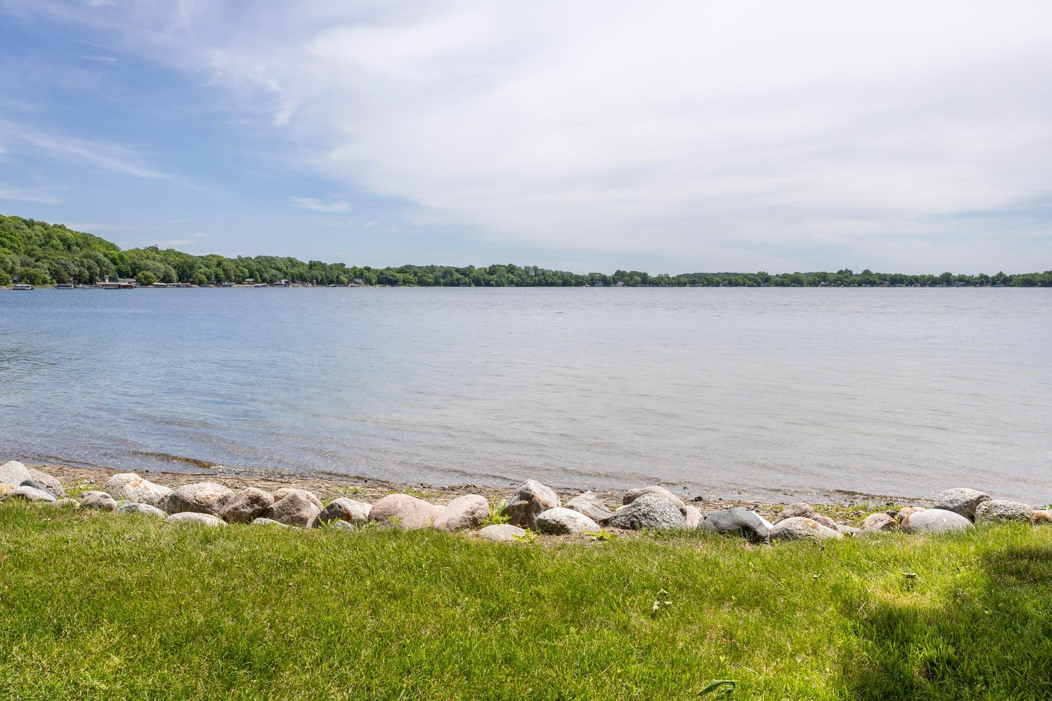 22710 Dunvilla Drive Unit: 6