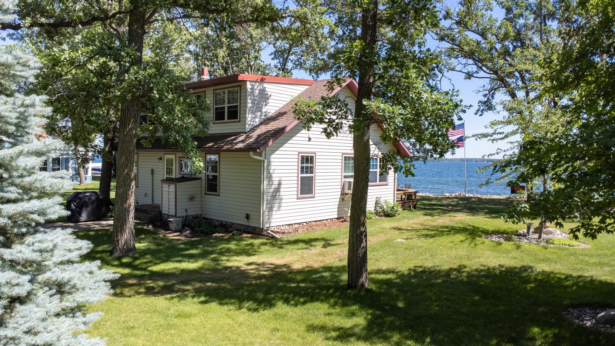 22548 Senns Beach Drive