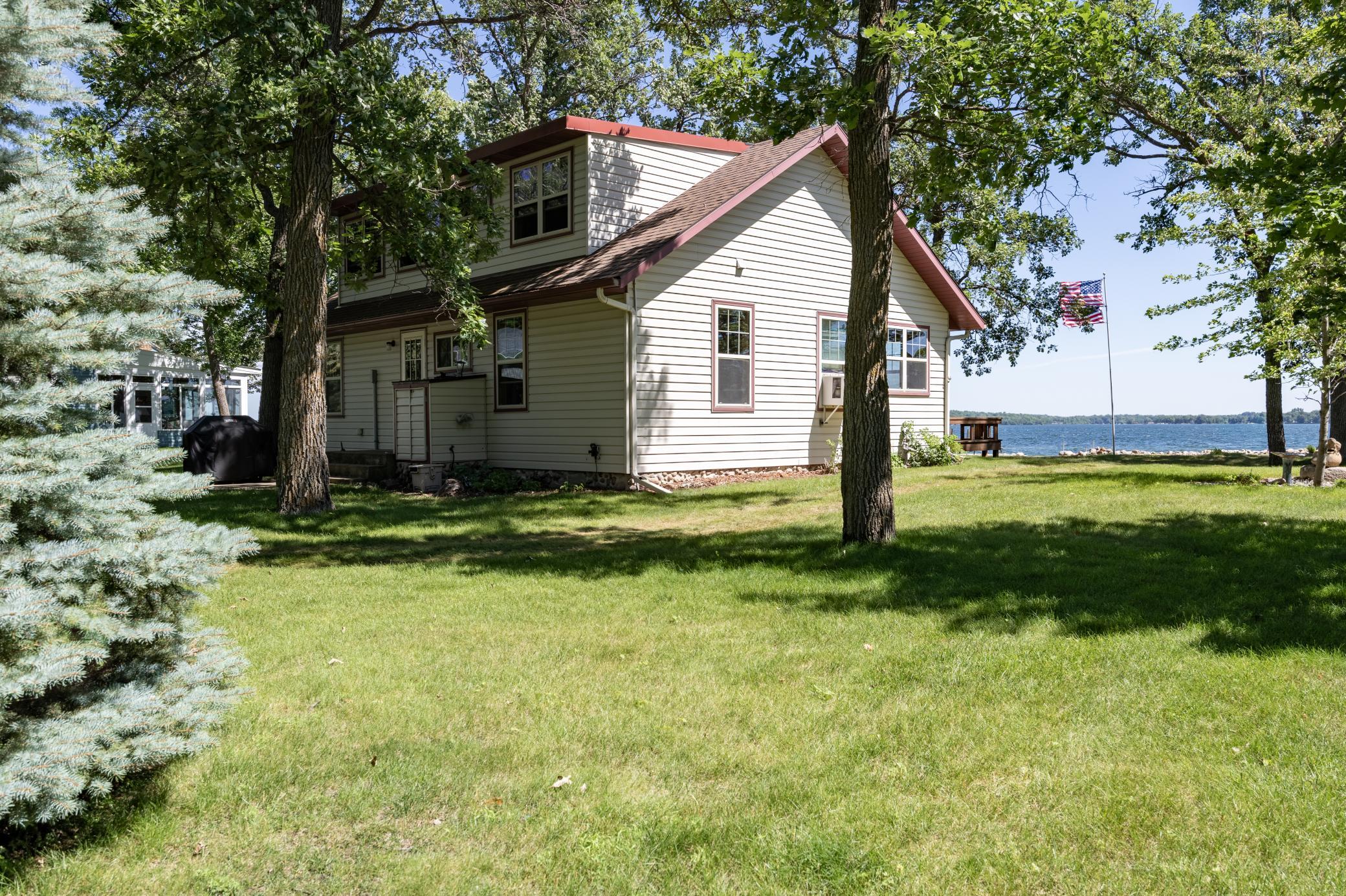 22548 Senns Beach Drive