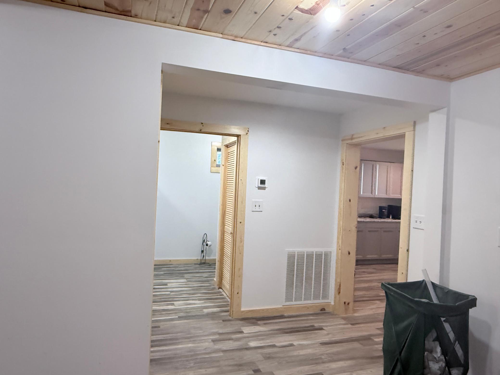 618 Main Street W