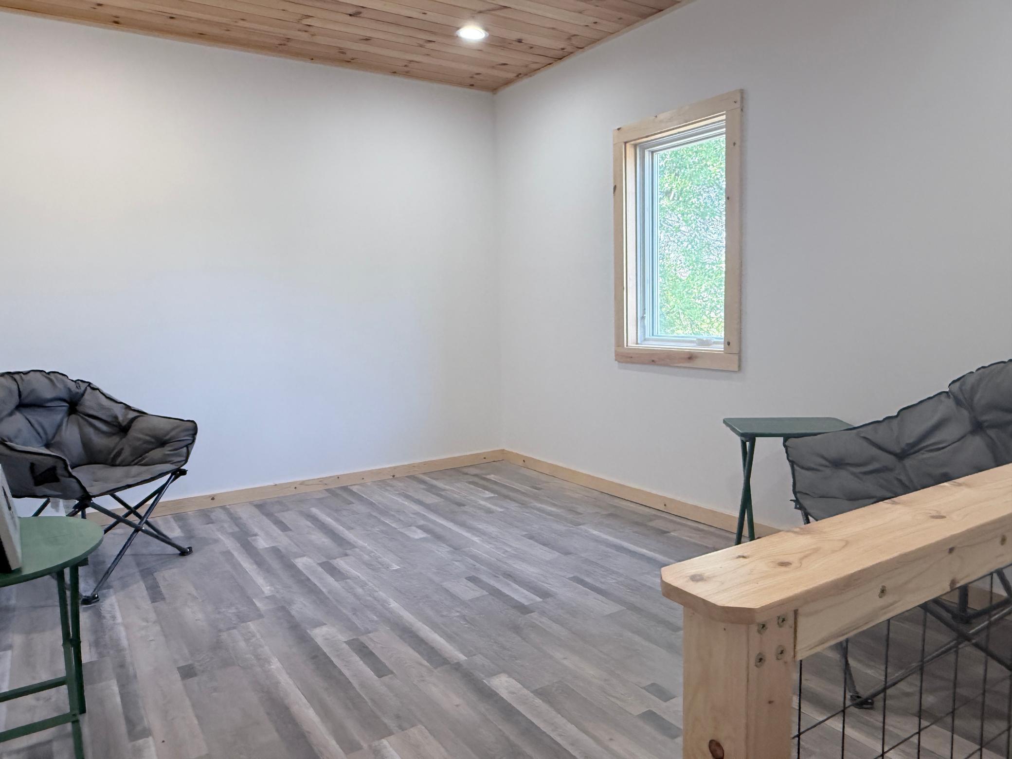 618 Main Street W