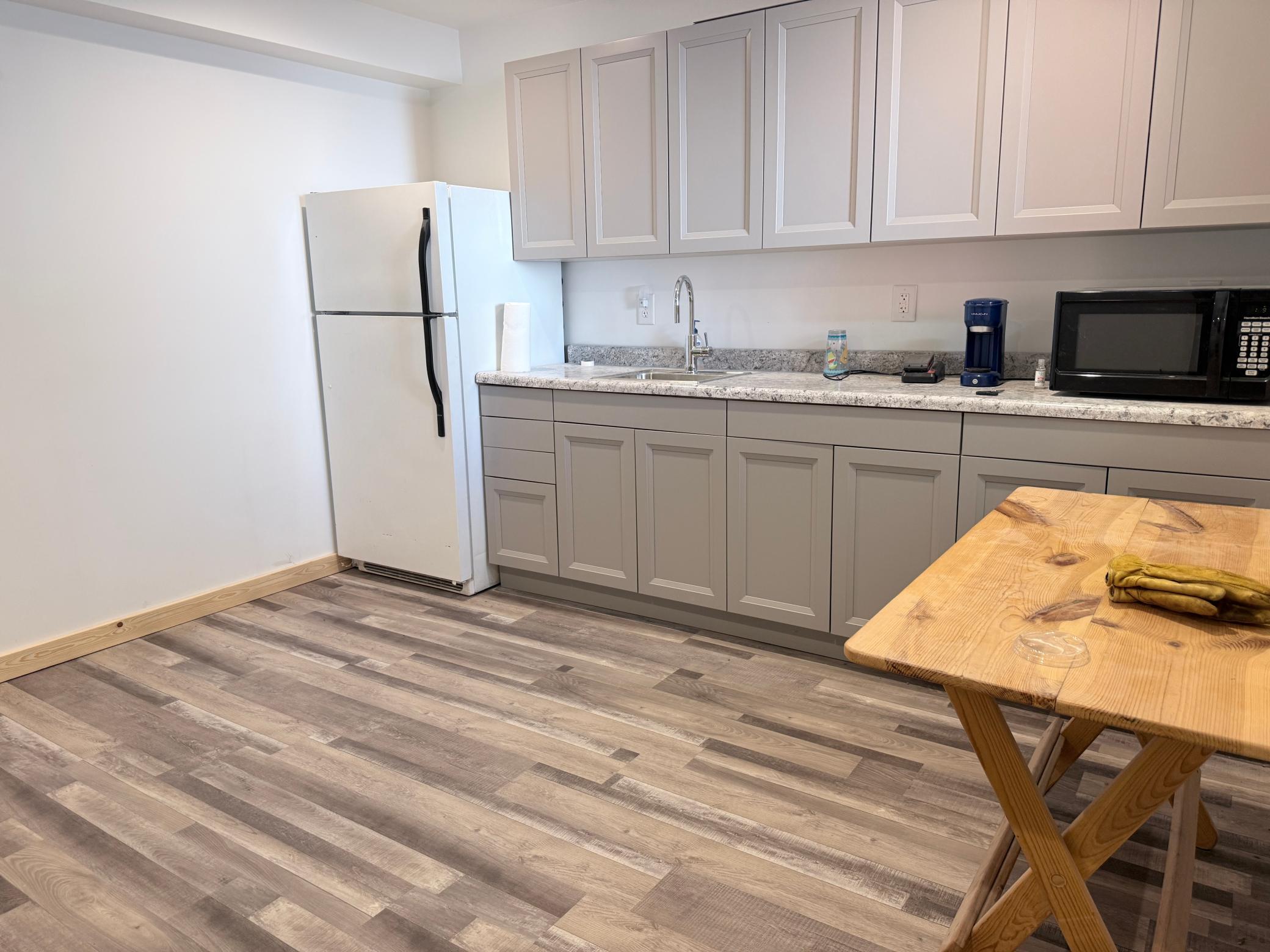 618 Main Street W