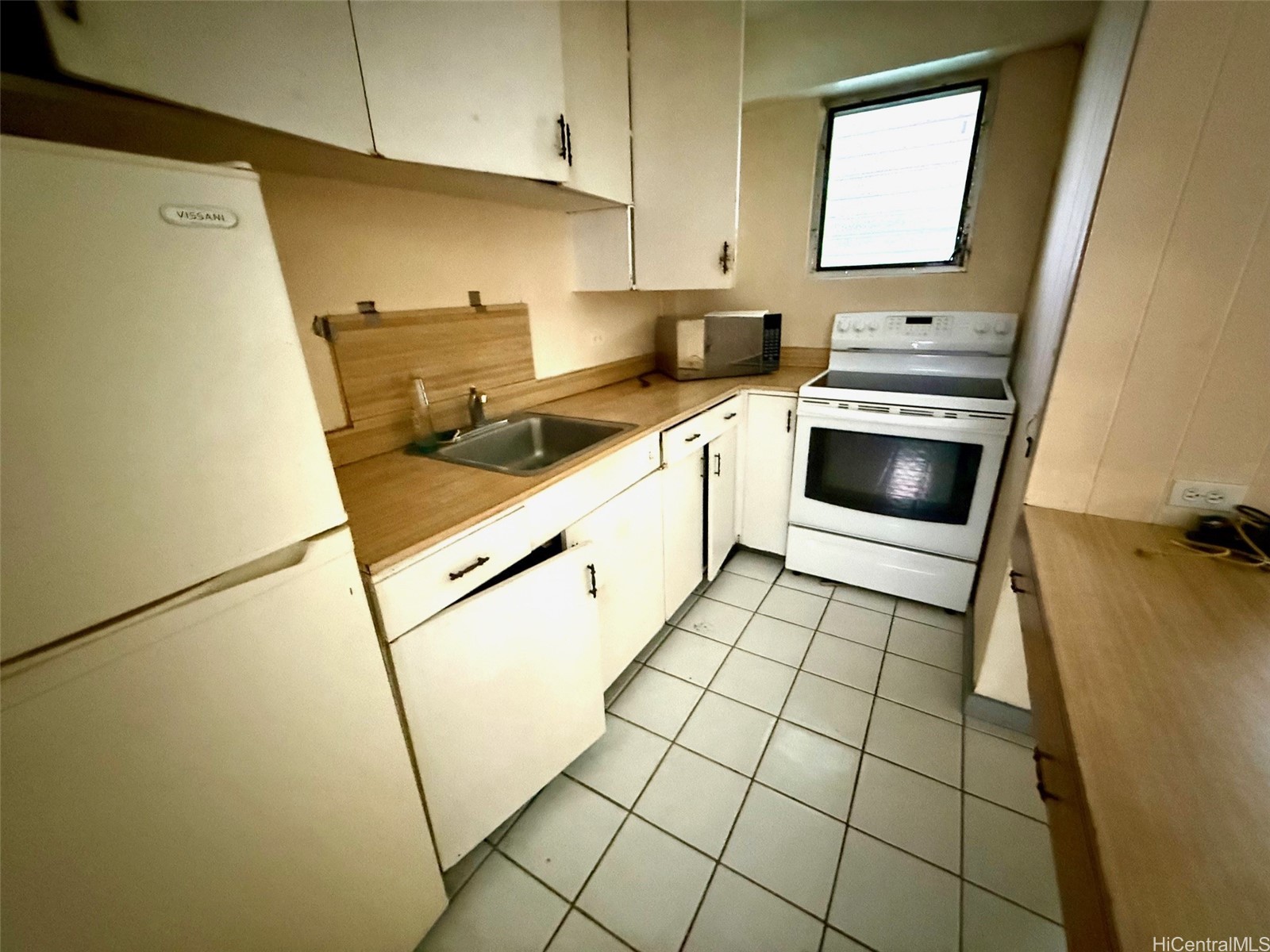 417 Nohonani Street 102