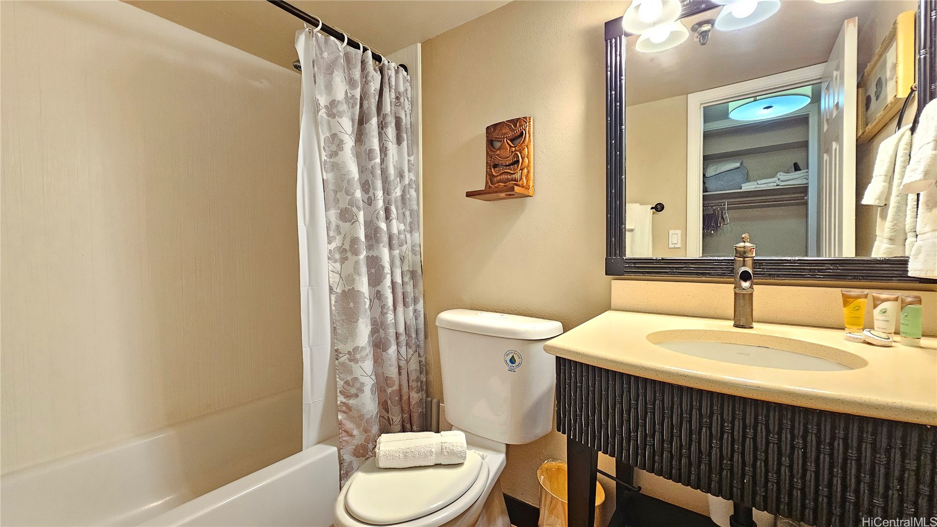 2425 Kuhio Avenue 502