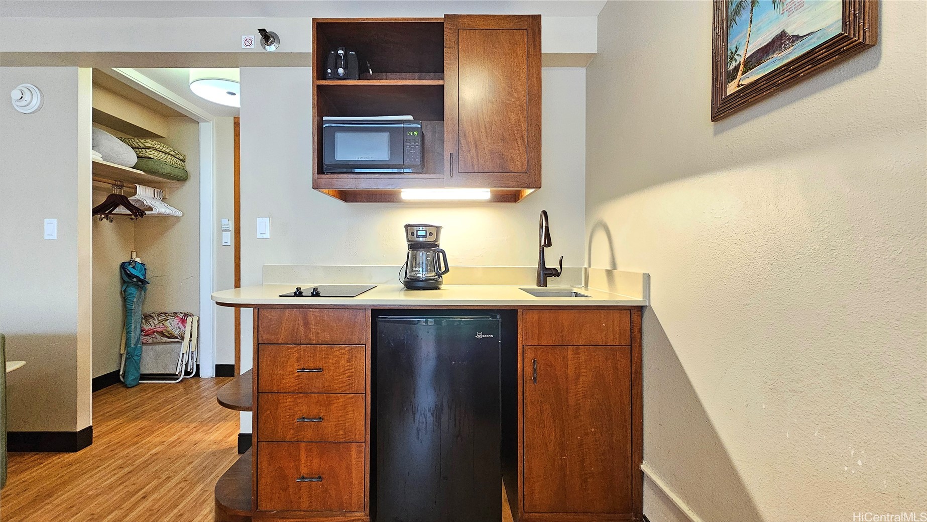 2425 Kuhio Avenue 502