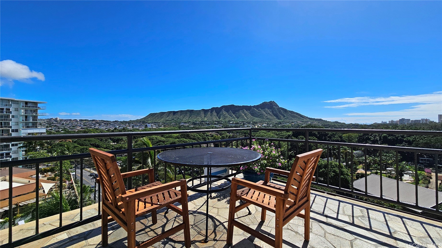 134 Kapahulu Avenue 802