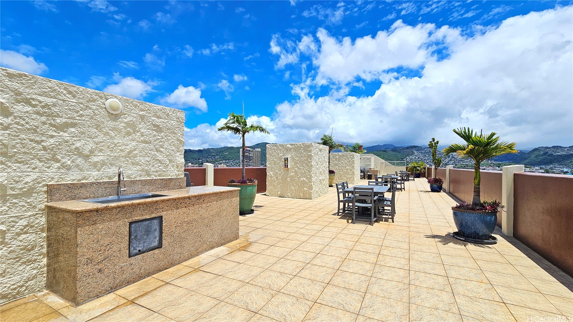 444 Nahua Street 2205