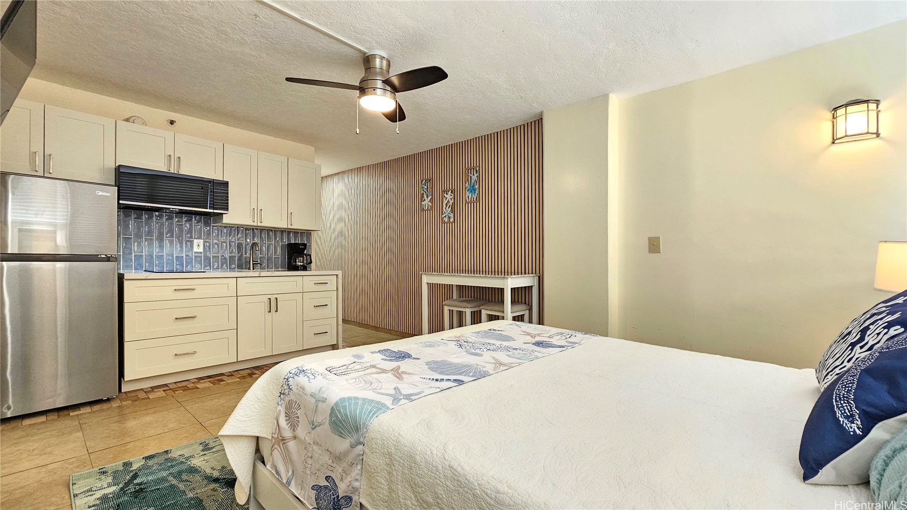 134 Kapahulu Avenue 801