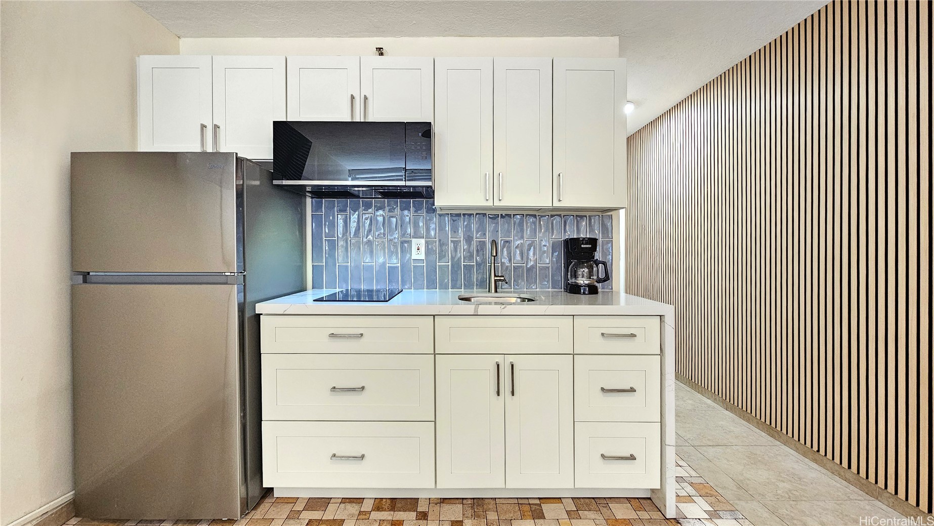 134 Kapahulu Avenue 801